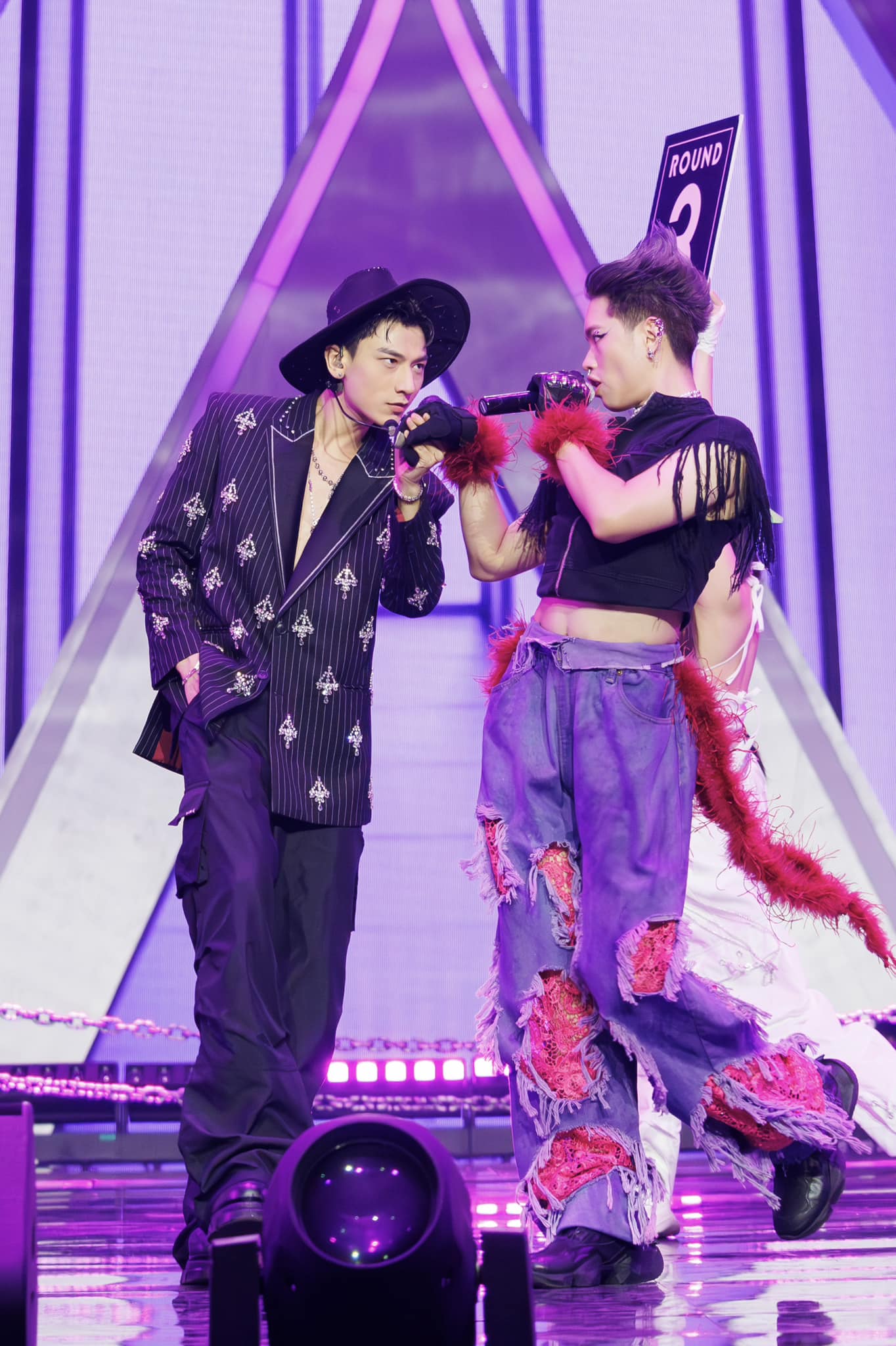 Hiếu Thứ Hai, Rhyder sẽ là quán quân Anh trai say hi?- Ảnh 1. Hiếu Thứ Hai, Rhyder sẽ là quán quân Anh trai say hi?- Ảnh 1.