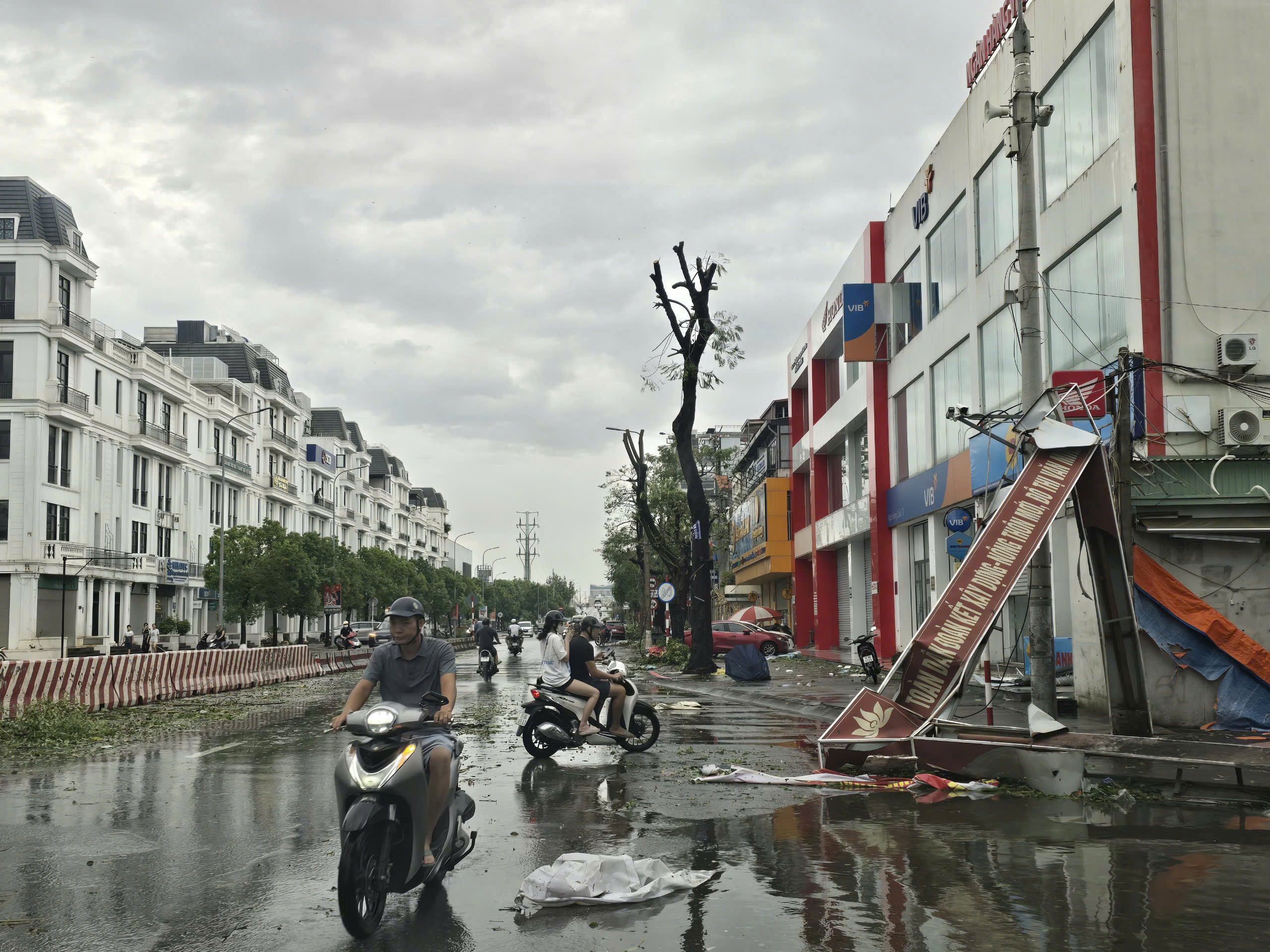 Tan hoang sau b&atilde;o, Hải Ph&ograve;ng tập trung kh&ocirc;i phục xong to&agrave;n bộ giao th&ocirc;ng v&agrave;o ng&agrave;y 9/9- Ảnh 7.