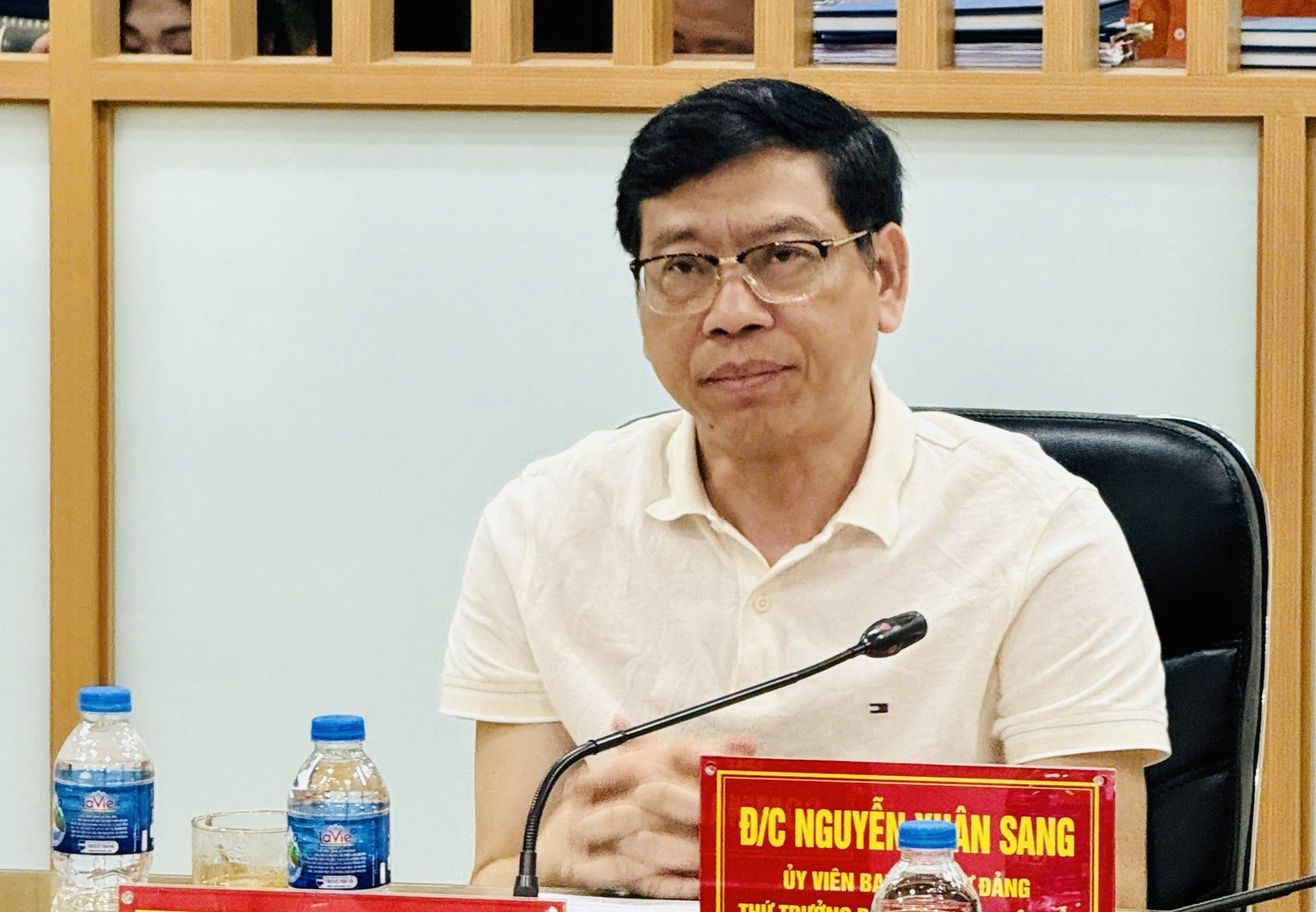 Thứ trưởng Nguyễn Xu&acirc;n Sang trực tiếp chỉ đạo cứu nạn thuyền vi&ecirc;n mất t&iacute;ch trong b&atilde;o số 3- Ảnh 1.