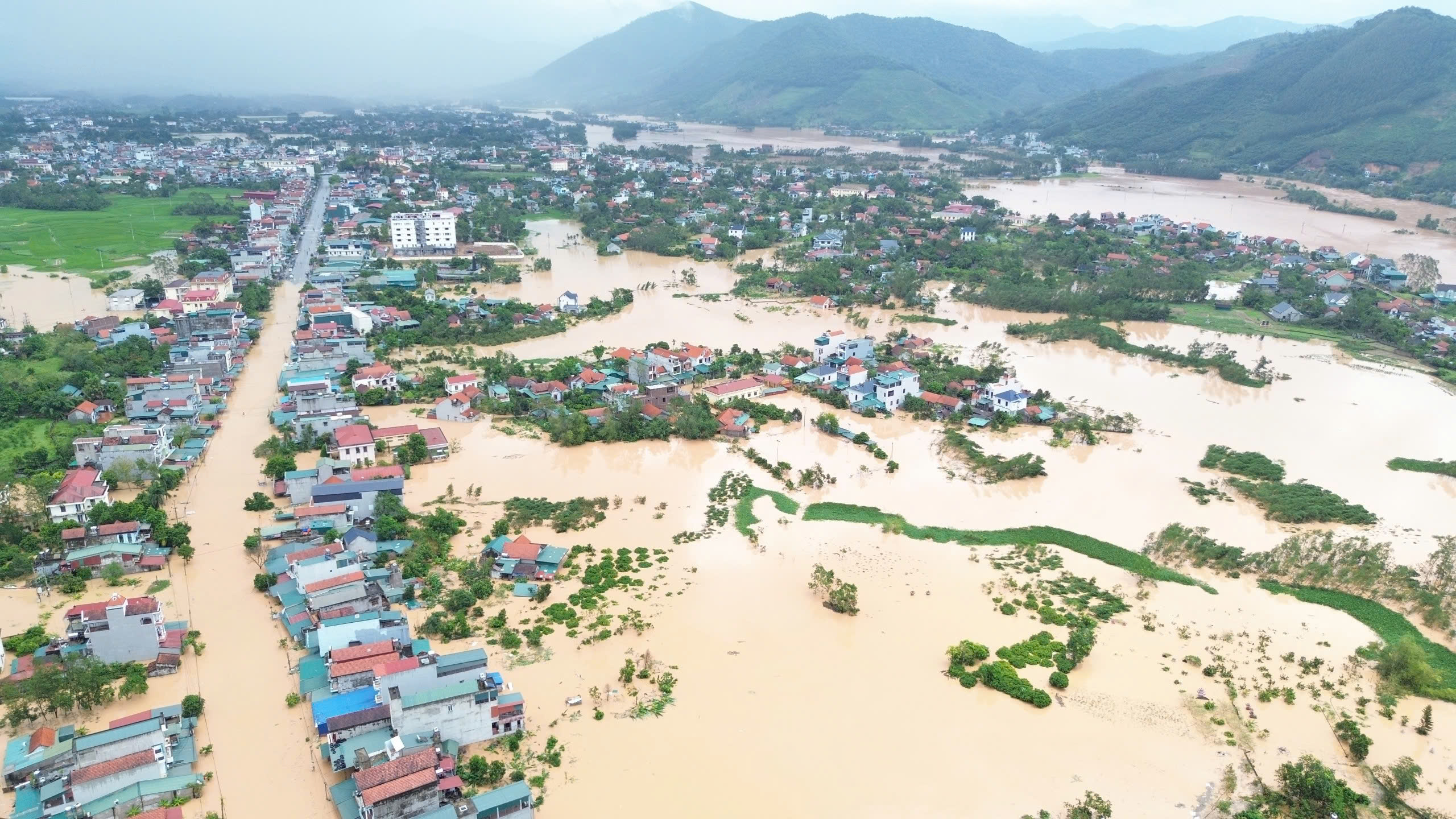 1 người mất t&iacute;ch, 4 người bị thương do mưa b&atilde;o tại Bắc Giang- Ảnh 1.