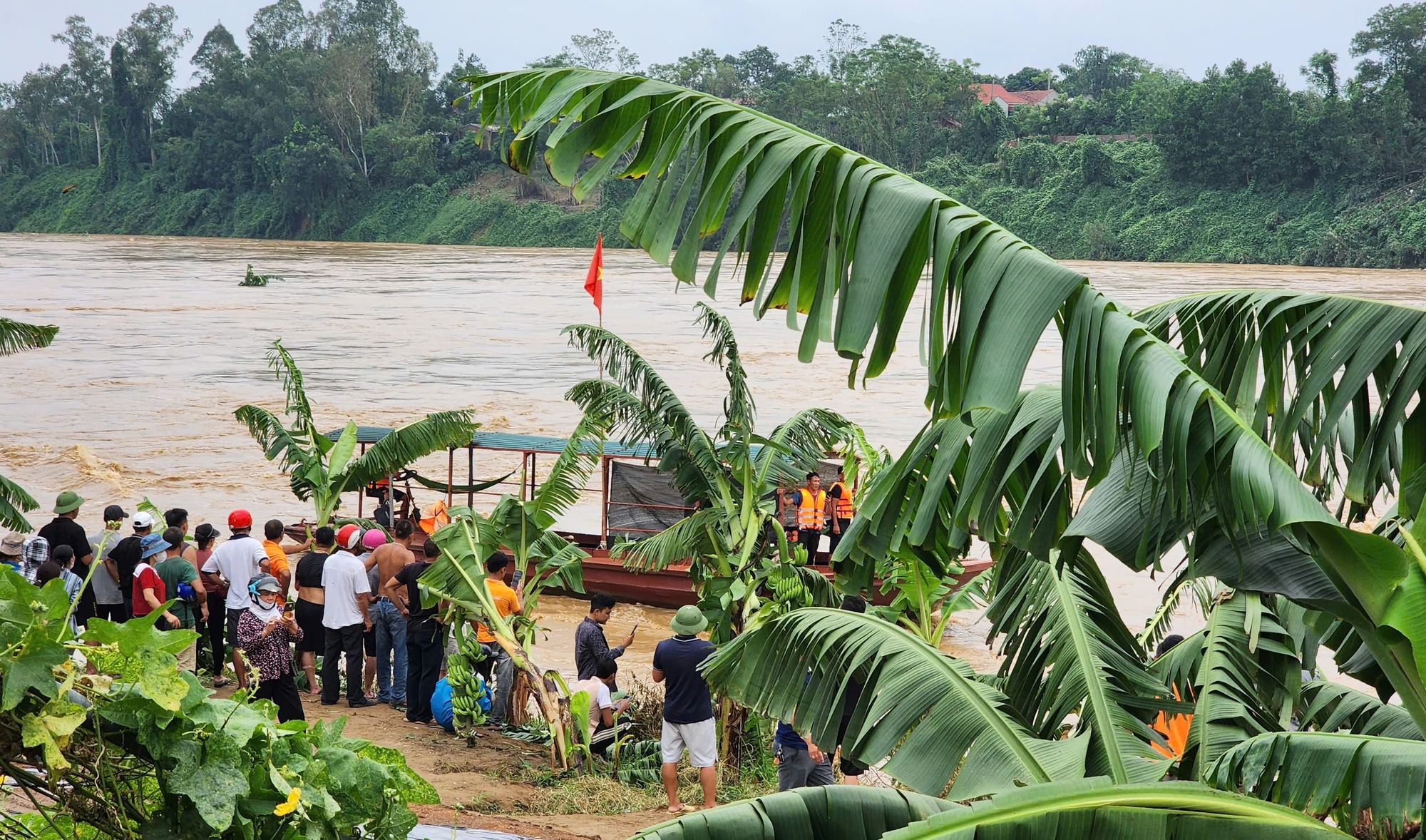 Cấm phương tiện qua 3 cầu Phong Ch&acirc;u, Trung H&agrave; v&agrave; Tứ Mỹ- Ảnh 2.