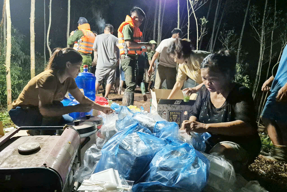 Nước tr&agrave;n qua đ&ecirc; s&ocirc;ng khiến gần trăm hộ d&acirc;n bị ngập lụt tại Bắc Giang- Ảnh 3.