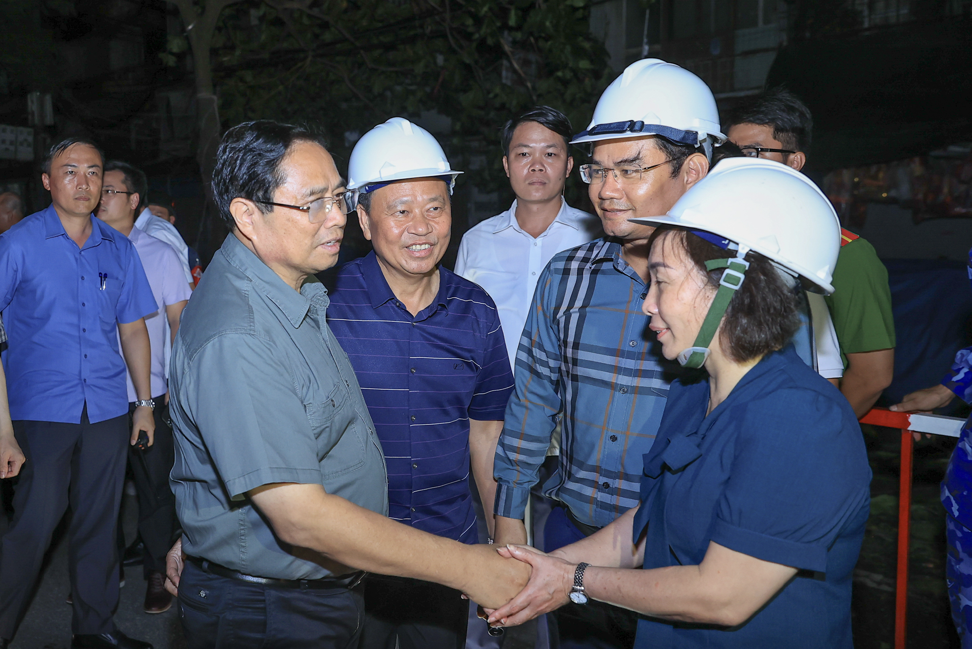 B&atilde;o số 3: Hỗ trợ khẩn cấp 100 tỷ đồng cho 5 tỉnh, Quảng Ninh v&agrave; Hải Ph&ograve;ng xin tự c&acirc;n đối- Ảnh 1.