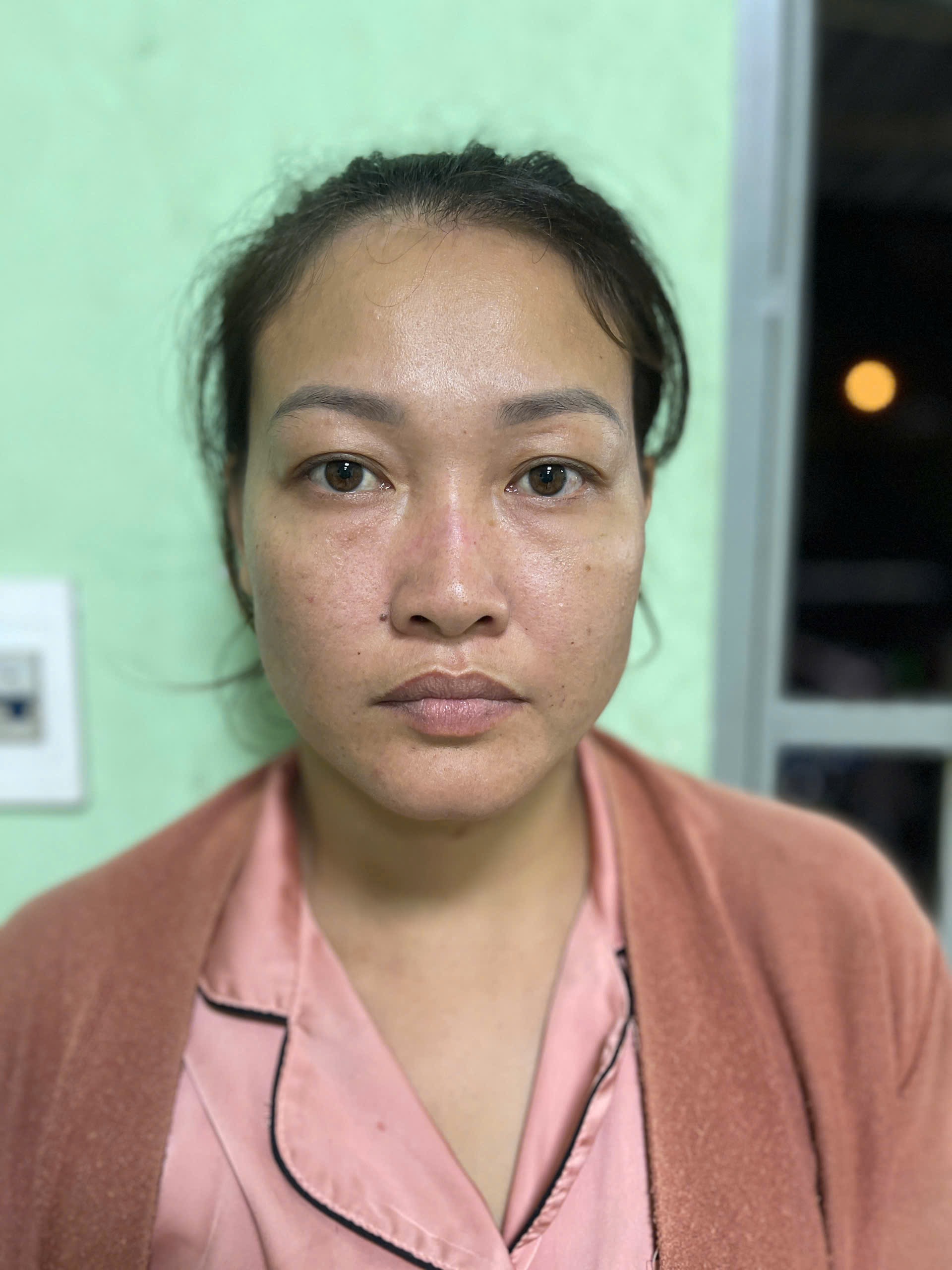 Ch&acirc;n tướng người phụ nữ h&agrave;nh hung nh&acirc;n vi&ecirc;n g&aacute;c chắn t&agrave;u ở TP.HCM- Ảnh 1.