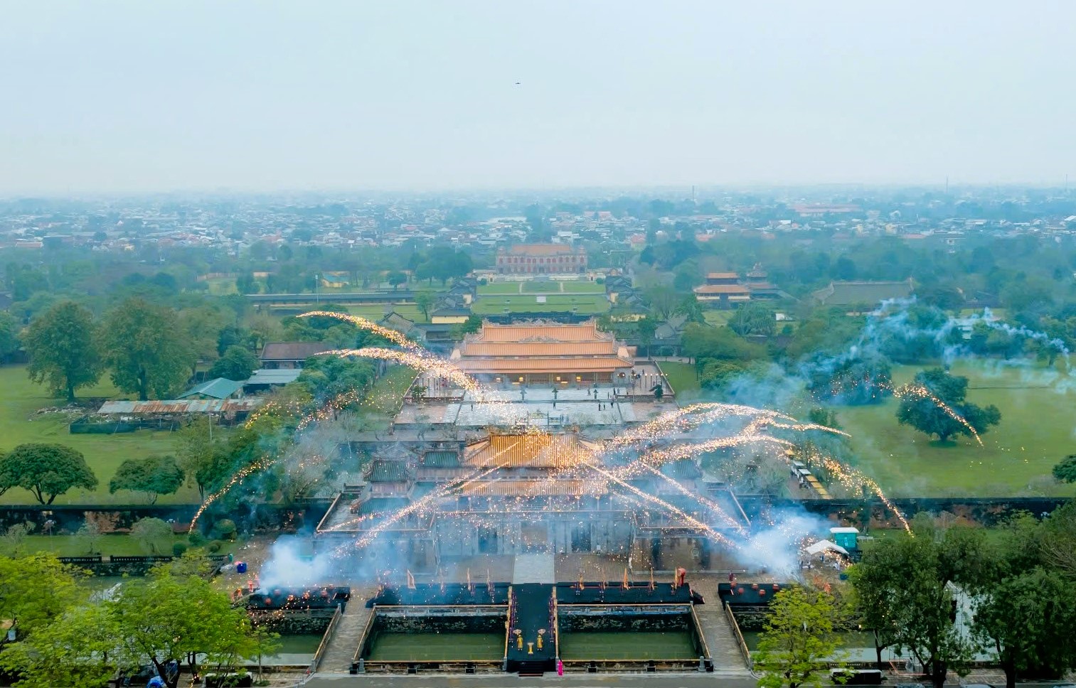 Năm Du lịch quốc gia - Huế 2025 khai hội bằng lễ Thiết triều Nguy&ecirc;n đ&aacute;n- Ảnh 1.