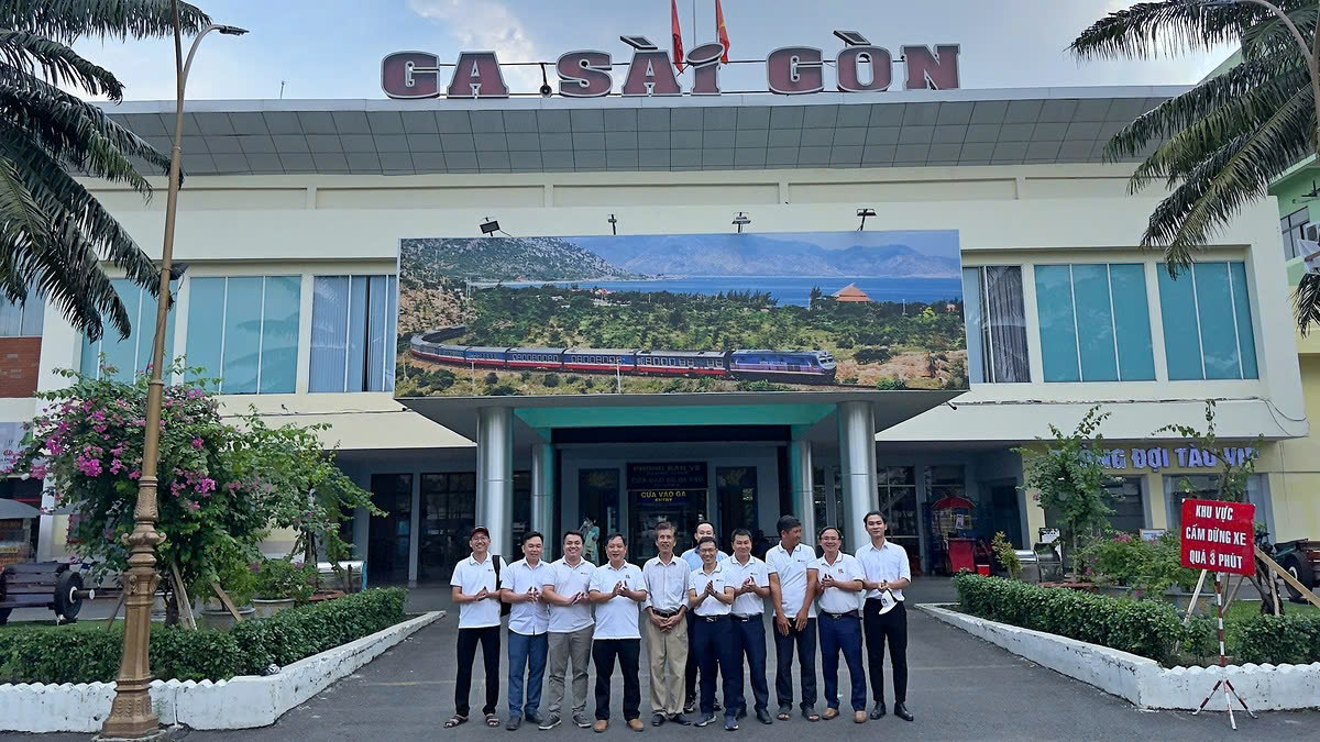 Đ&egrave;o Cả sắp ho&agrave;n tất kh&oacute;a đ&agrave;o tạo kỹ sư đường sắt, metro đầu ti&ecirc;n- Ảnh 2.