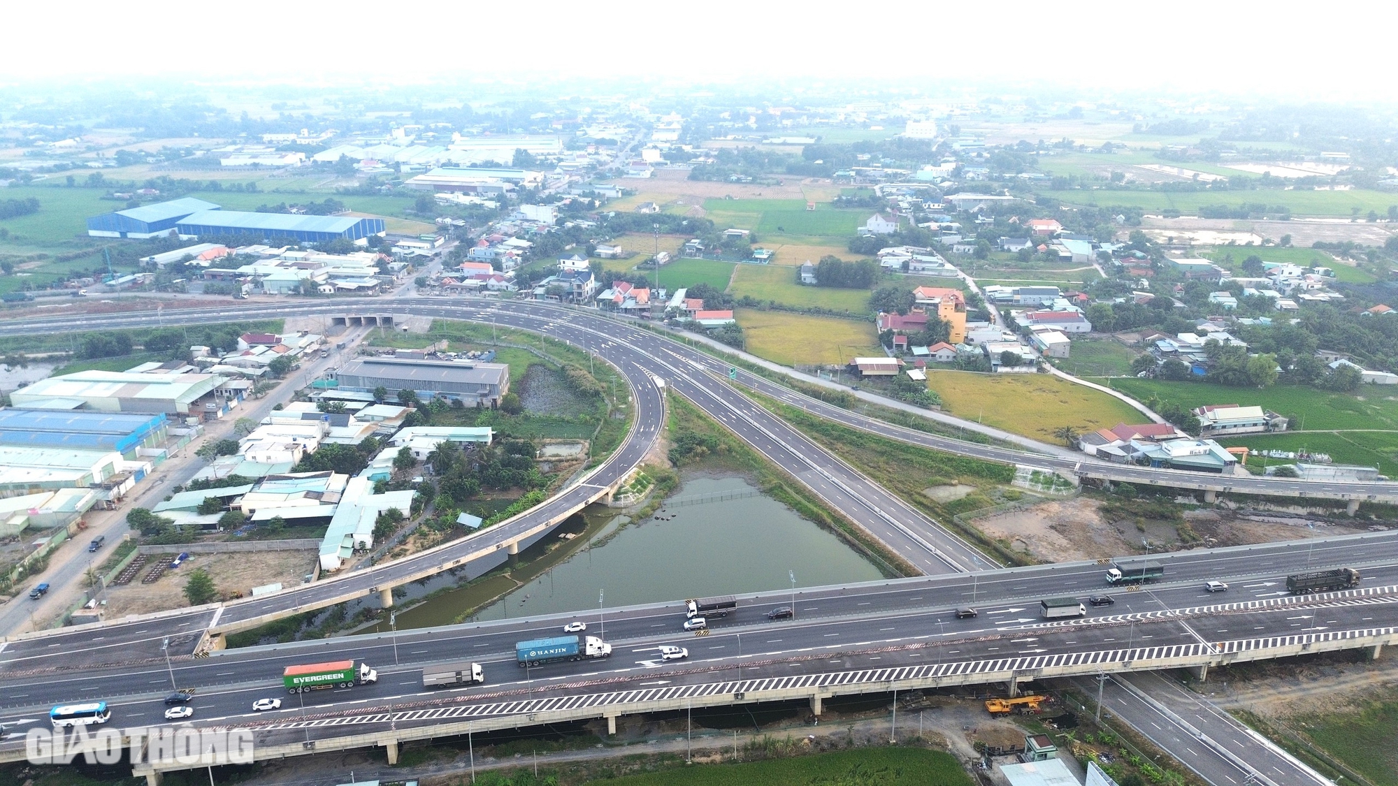 Ngắm hai nút giao kết nối QL1 với cao tốc TP.HCM - Trung Lương sắp thông xe- Ảnh 8. Ngắm hai nút giao kết nối QL1 với cao tốc TP.HCM - Trung Lương sắp thông xe- Ảnh 8.