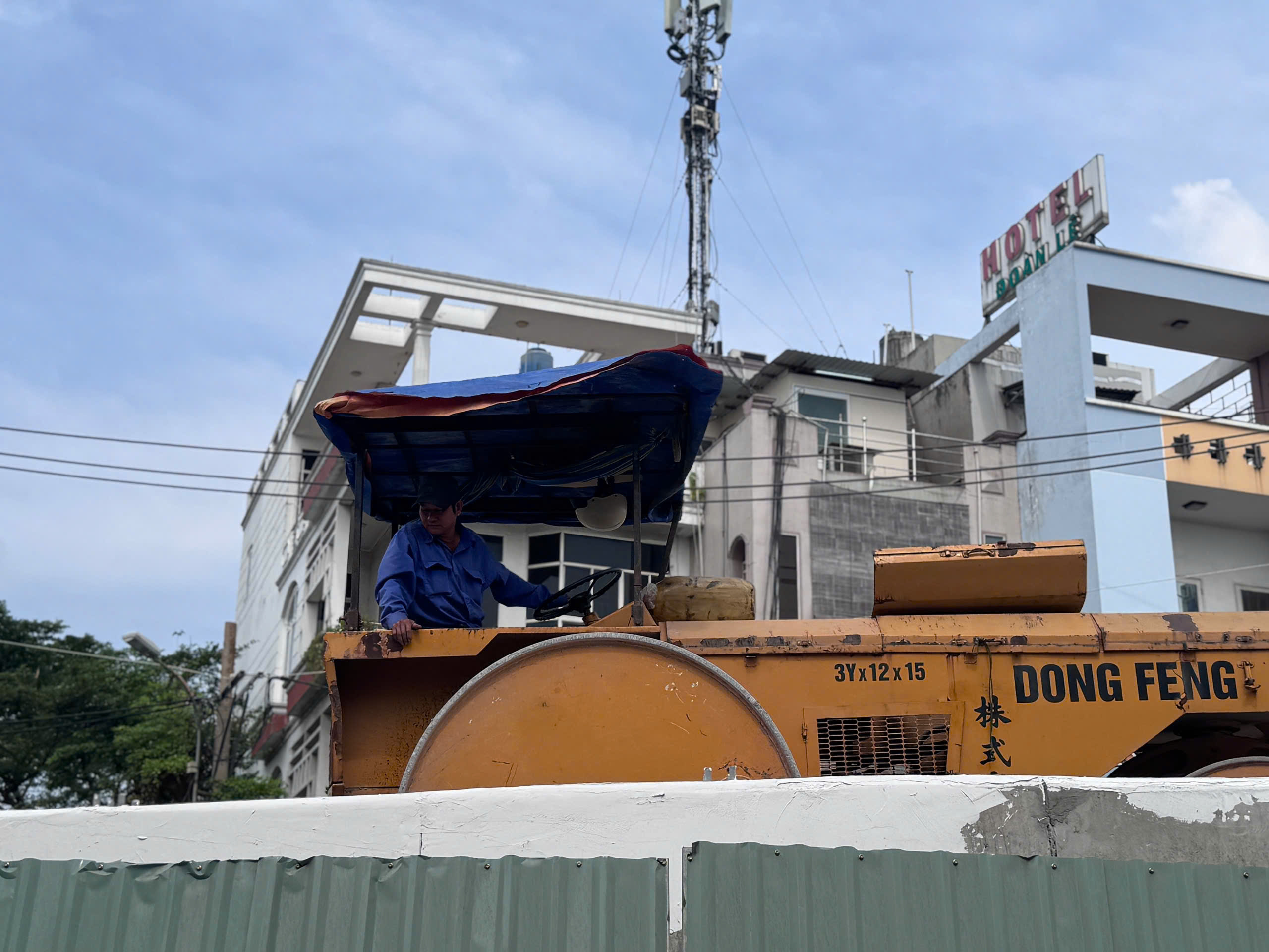 Cận cảnh hai c&acirc;y cầu h&oacute;a giải &ugrave;n tắc ph&iacute;a t&acirc;y TP.HCM sắp th&ocirc;ng xe- Ảnh 4.