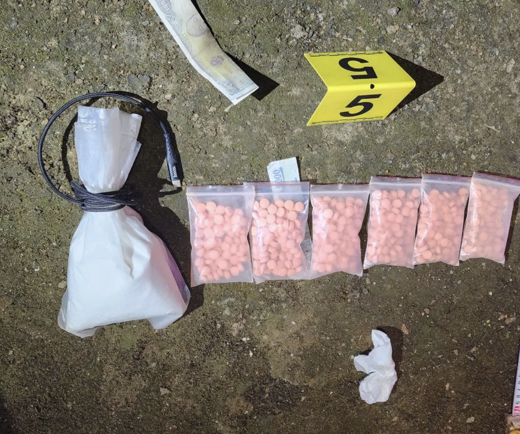 Bắt quả tang t&agrave;i xế xe &ocirc;m c&ocirc;ng nghệ ship ma t&uacute;y cho c&aacute;c qu&aacute;n bar ở TP B&agrave; Rịa- Ảnh 1.