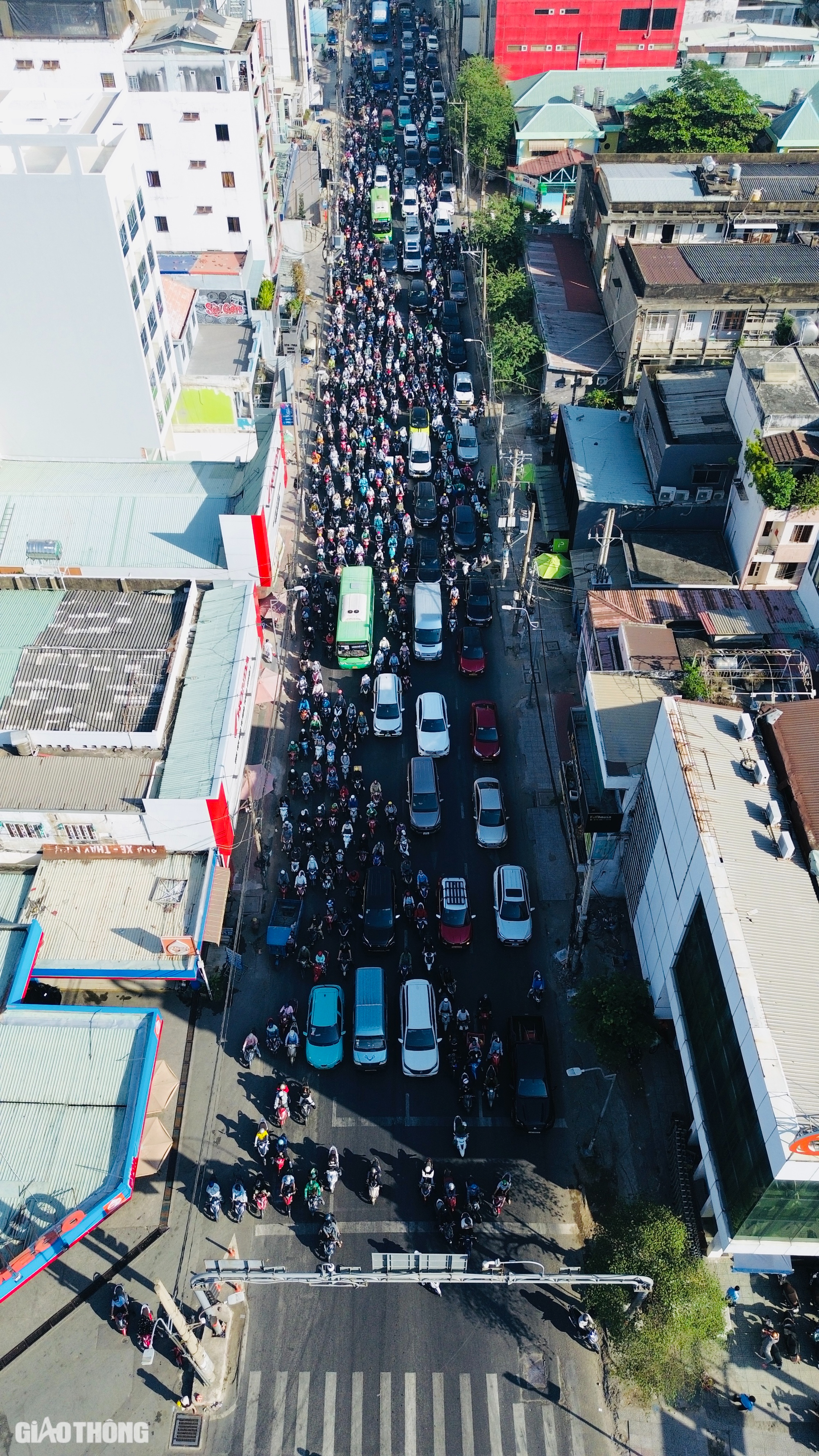 Bất ngờ với giao thông trung tâm TP.HCM ngày đầu tuần- Ảnh 4. Bất ngờ với giao thông trung tâm TP.HCM ngày đầu tuần- Ảnh 4.