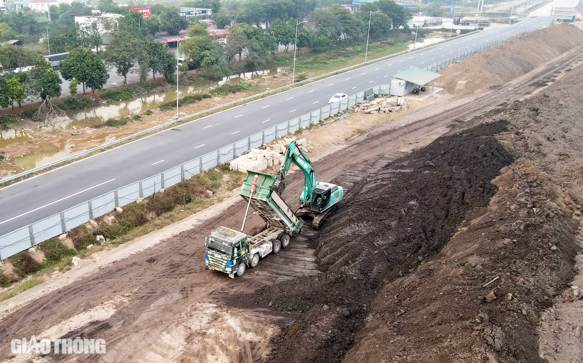 L&agrave;m xuy&ecirc;n Tết, quyết đưa n&uacute;t giao đa tầng 1.400 tỷ ở H&agrave; Nam về đ&iacute;ch trước 4 th&aacute;ng- Ảnh 3.