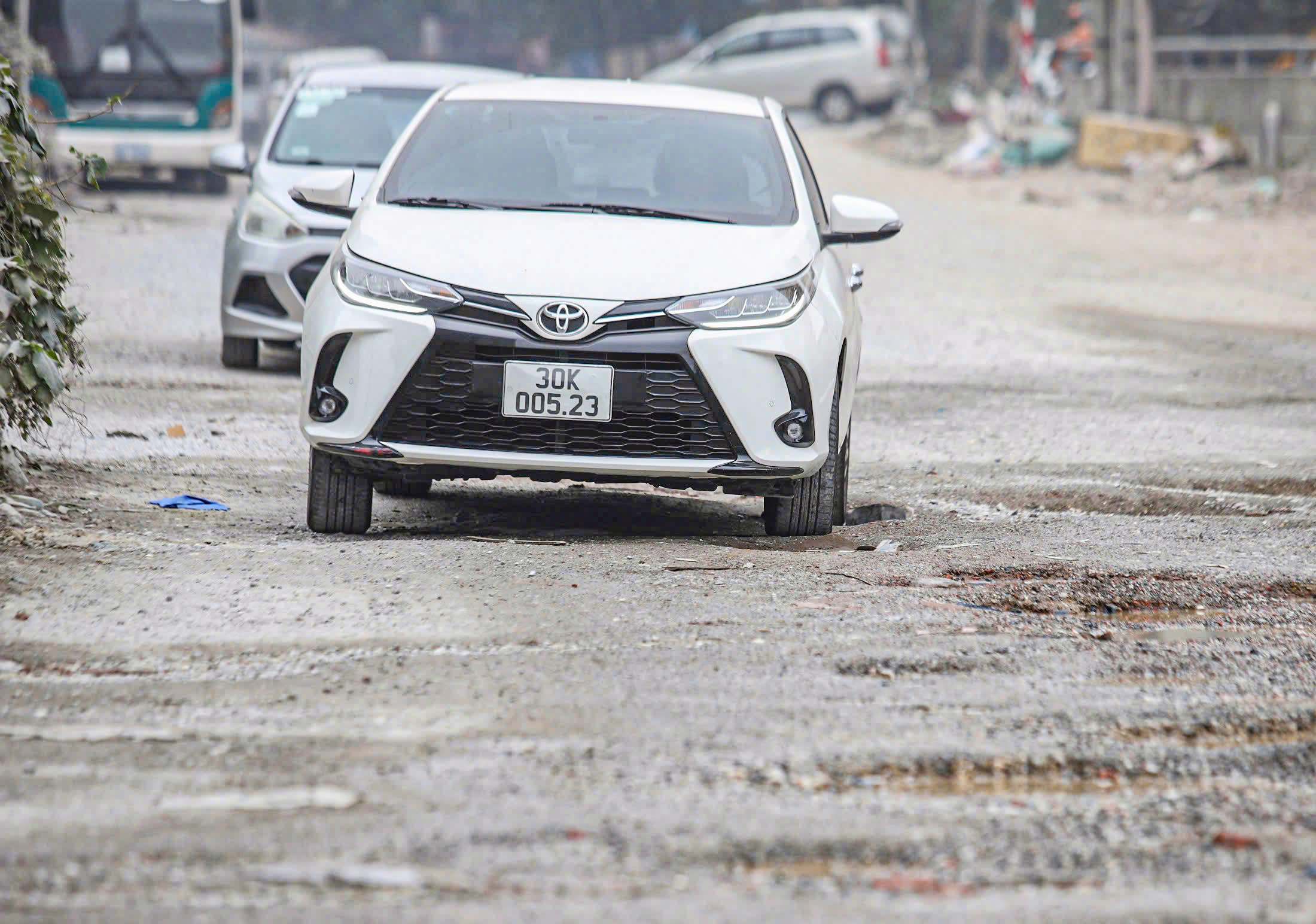 Đường nát như tương vẫn chờ mặt bằng để nâng cấp- Ảnh 4. Đường nát như tương vẫn chờ mặt bằng để nâng cấp- Ảnh 4.