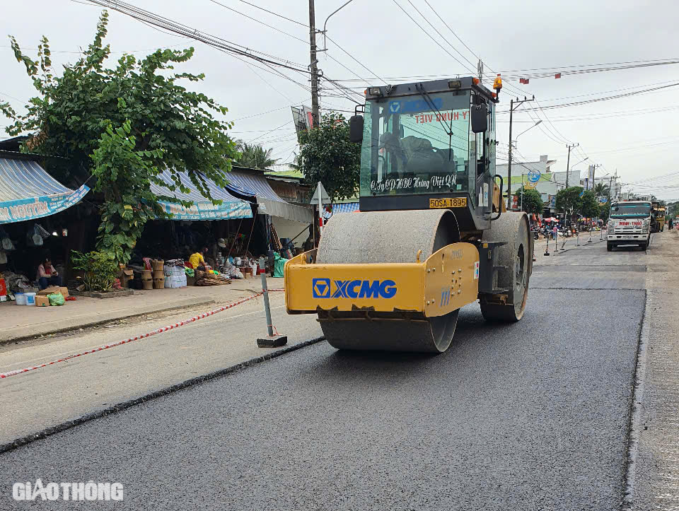 Hoàn thành sửa chữa hư hỏng trên quốc lộ 1 qua Bình Định- Ảnh 7. Hoàn thành sửa chữa hư hỏng trên quốc lộ 1 qua Bình Định- Ảnh 7.