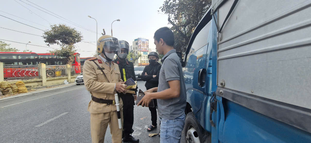 Gần 200 phản &aacute;nh, tố gi&aacute;c vi phạm ATGT trong tuần đầu triển khai tại Bắc Ninh- Ảnh 1.
