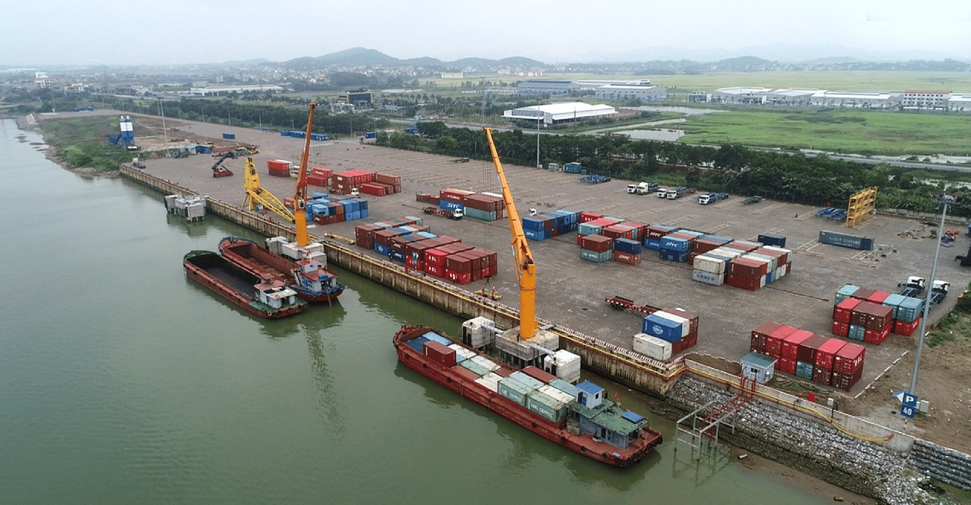 Gỡ r&agrave;o cản, th&ocirc;ng luồng vận tải thủy- Ảnh 1.