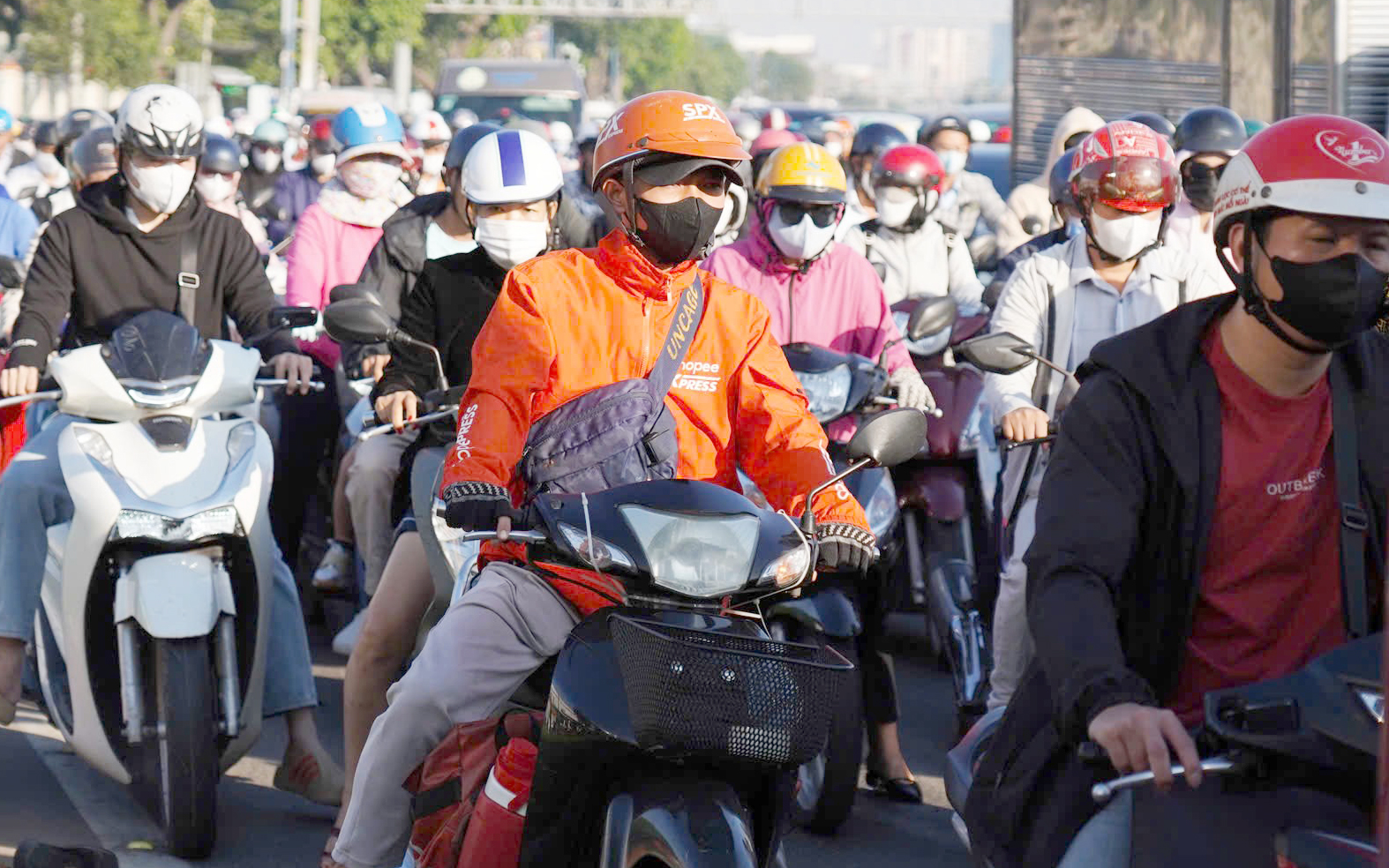 Nguy&ecirc;n nh&acirc;n t&igrave;nh trạng kẹt xe ở TP.HCM những ng&agrave;y qua