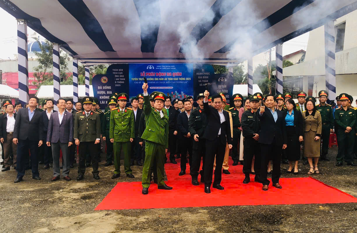 Quảng Ng&atilde;i quyết t&acirc;m k&eacute;o giảm TNGT với &ldquo;H&agrave;nh tr&igrave;nh an to&agrave;n, kiến tạo tương lai&rdquo;- Ảnh 1.
