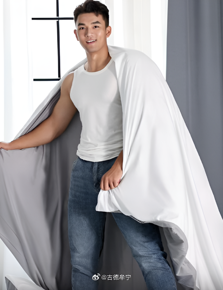 Người mẫu Trung Quốc trở về an to&agrave;n sau gần 1 th&aacute;ng mất t&iacute;ch ở Th&aacute;i Lan- Ảnh 3.