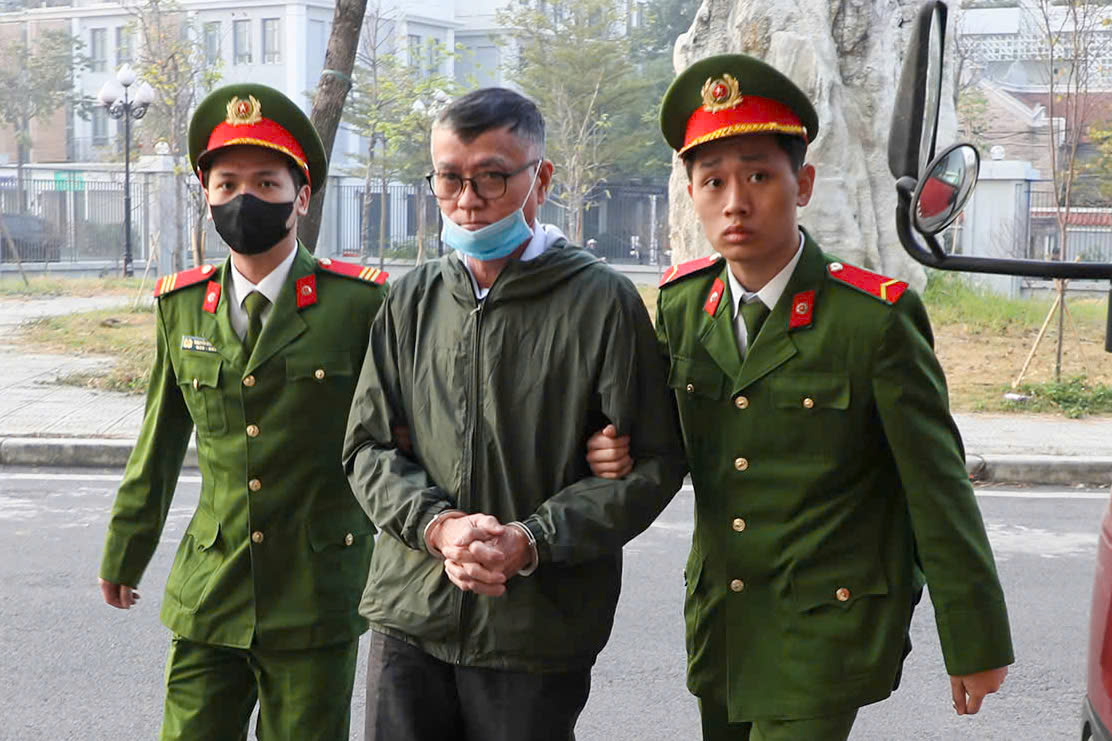 Cựu Chủ tịch B&igrave;nh Thuận L&ecirc; Tiến Phương hầu t&ograve;a vụ &aacute;n g&acirc;y thiệt hại 308 tỷ- Ảnh 2.