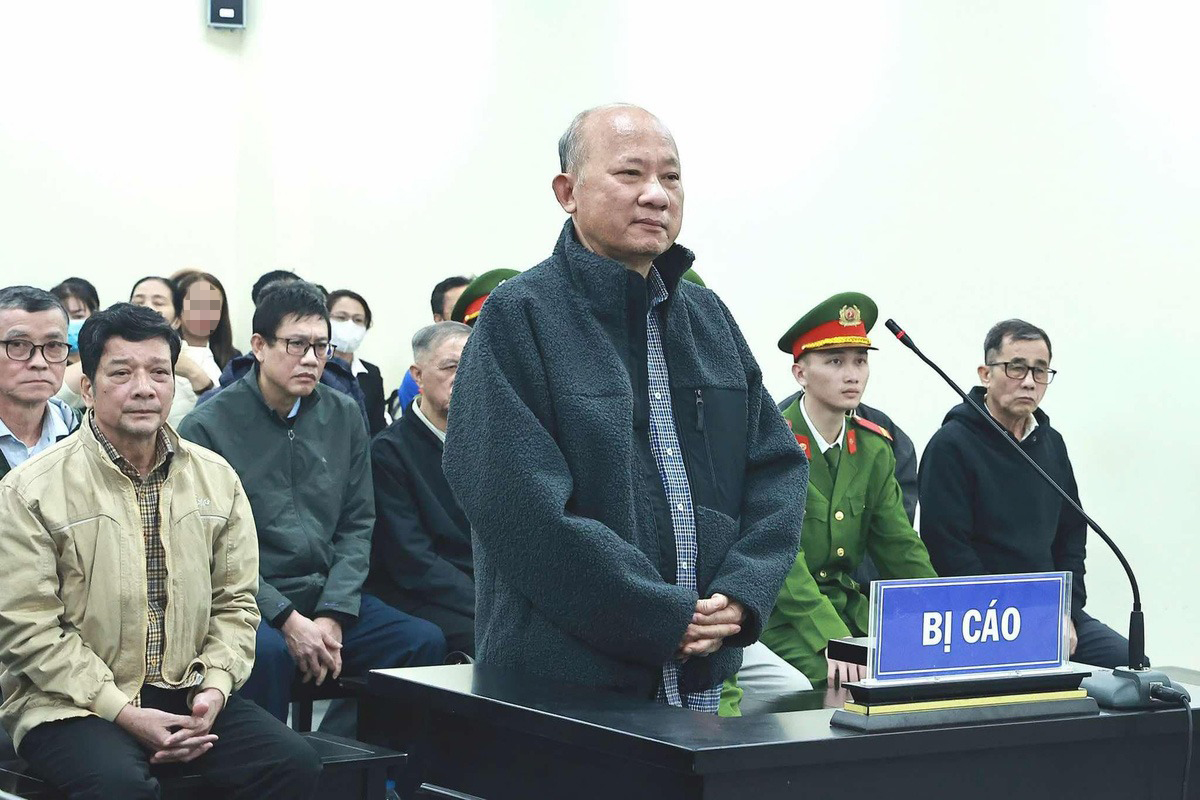 Cựu chủ tịch B&igrave;nh Thuận L&ecirc; Tiến Phương bị đề nghị mức &aacute;n 6-7 năm t&ugrave;- Ảnh 1.