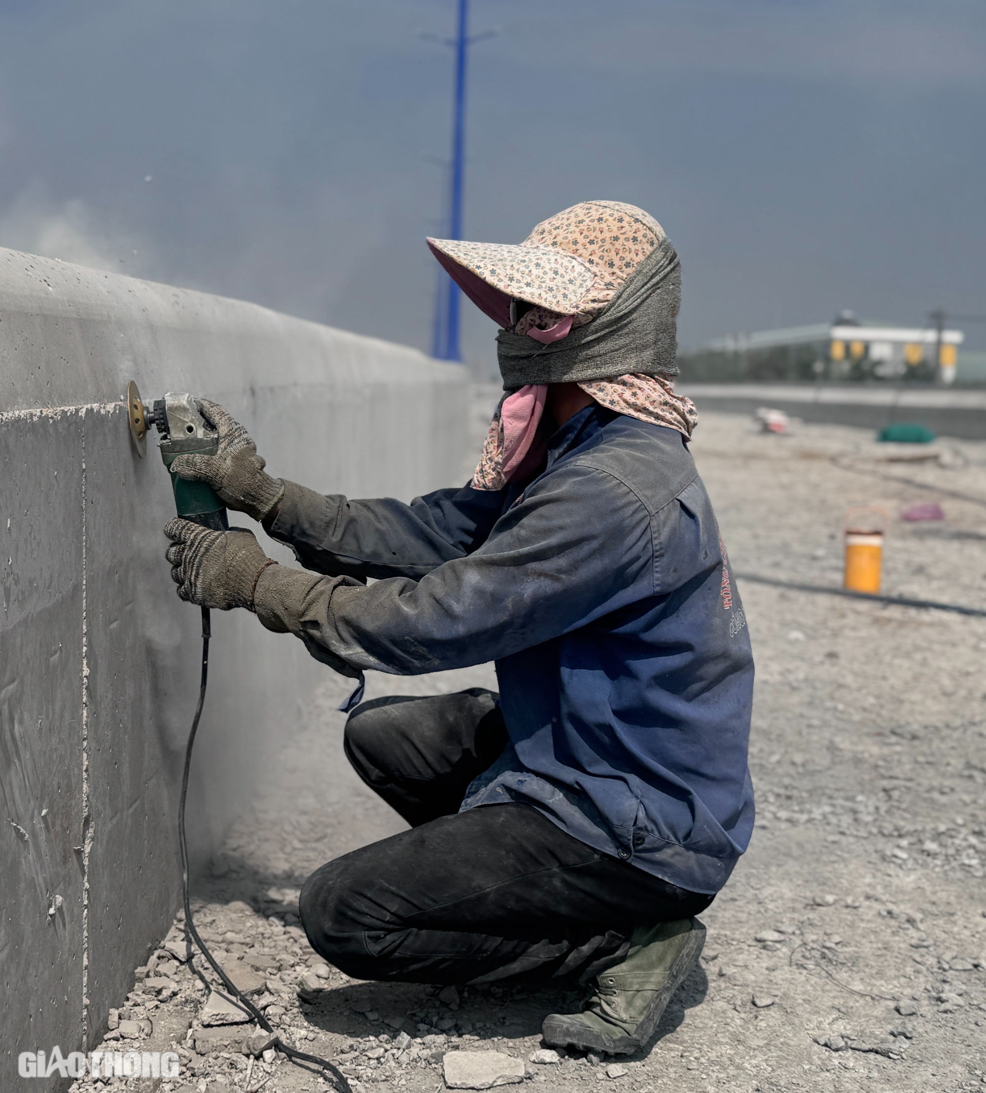 Thấp thỏm qua cầu cũ, người d&acirc;n ng&oacute;ng ng&agrave;y cầu Tăng Long mới ho&agrave;n th&agrave;nh- Ảnh 8.