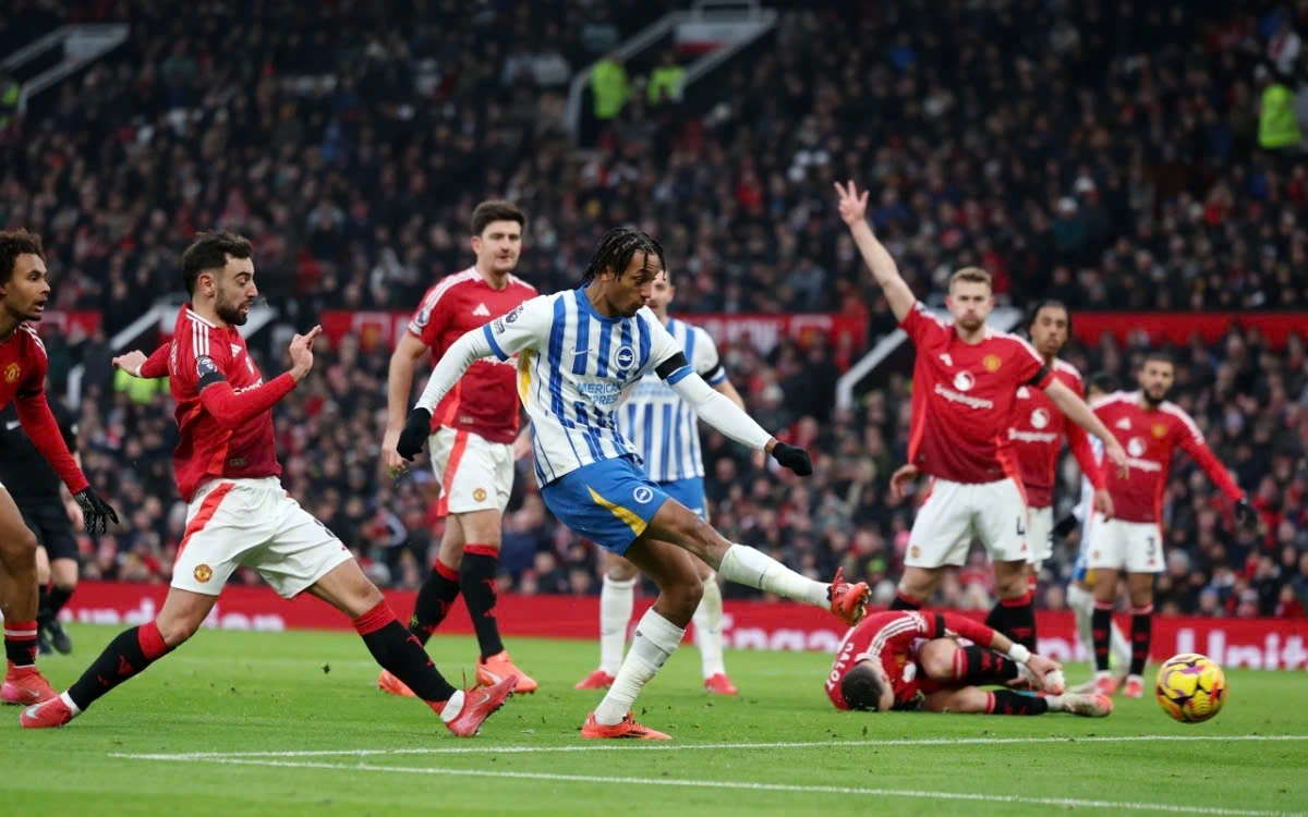 Ngoại hạng Anh: Onana mắc sai lầm kh&oacute; hiểu, MU thua muối mặt trước Brighton- Ảnh 1.