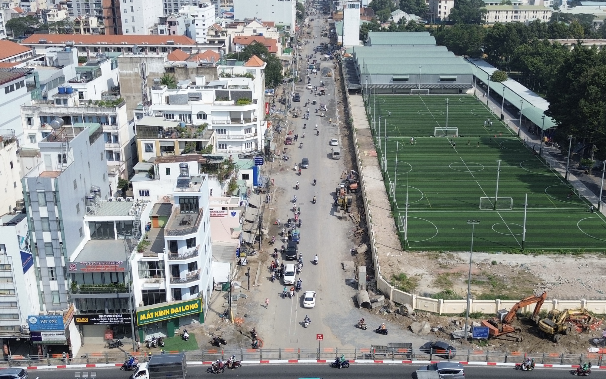 TP.HCM: Thông xe đường nối Trần Quốc Hoàn - Cộng Hòa và Hoàng Hoa Thám- Ảnh 4. Cận cảnh hai tuyến đường chống ùn tắc sân bay Tân Sơn Nhất trước ngày thông xe