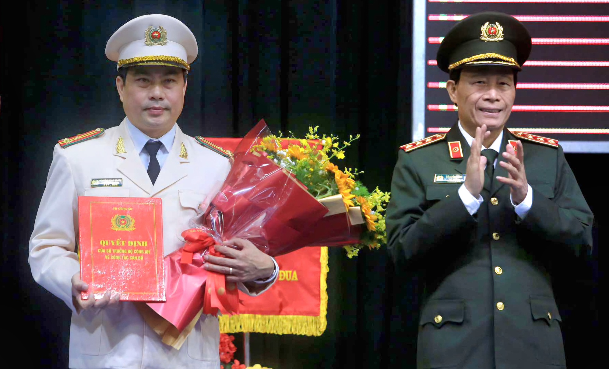 Hai ph&oacute; gi&aacute;m đốc C&ocirc;ng an tỉnh Quảng Nam vừa được bổ nhiệm l&agrave; ai?- Ảnh 1.