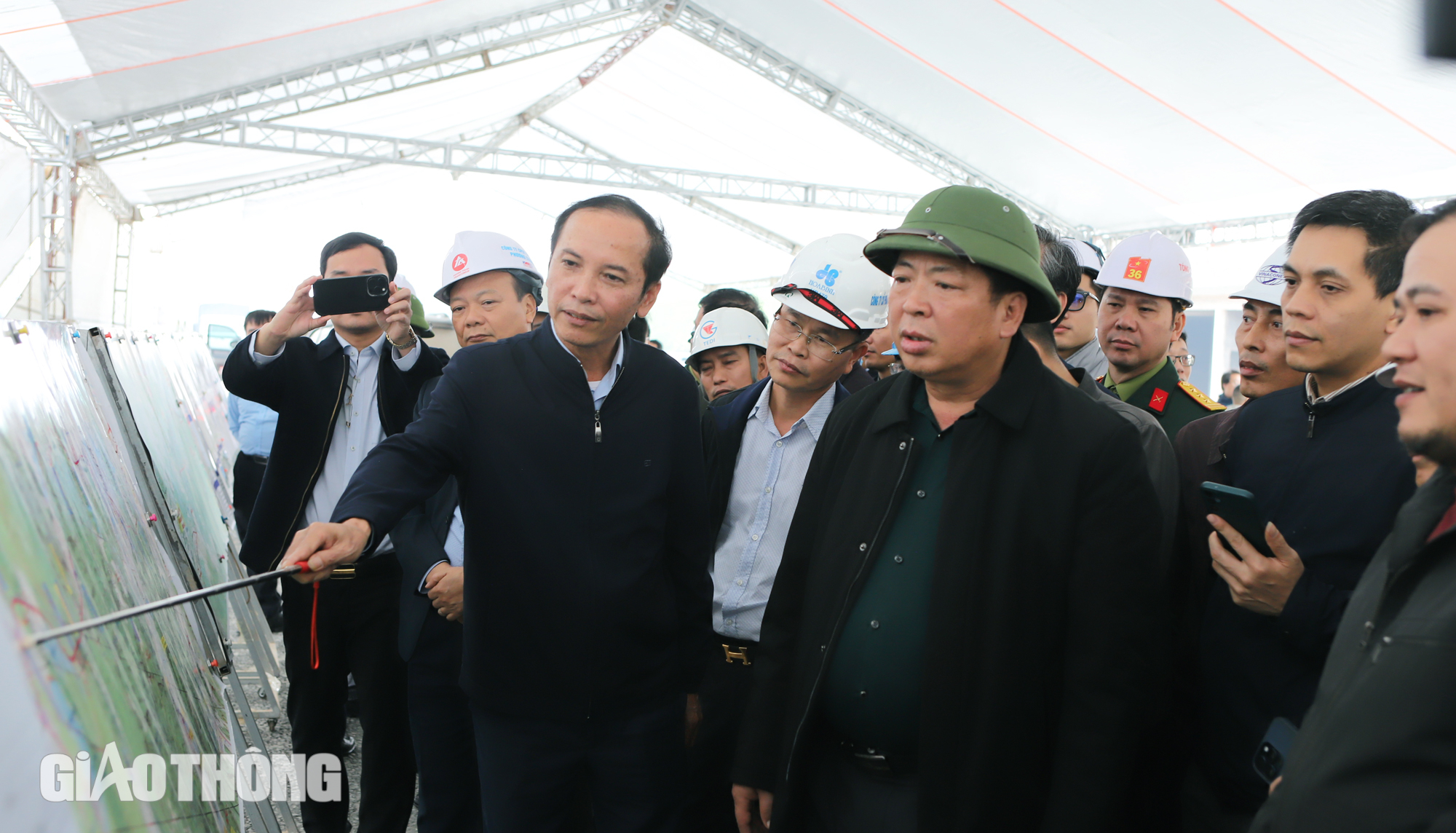 Thi c&ocirc;ng xuy&ecirc;n Tết, đưa 2 dự &aacute;n cao tốc qua Quảng B&igrave;nh về đ&iacute;ch v&agrave;o 30/4- Ảnh 1.