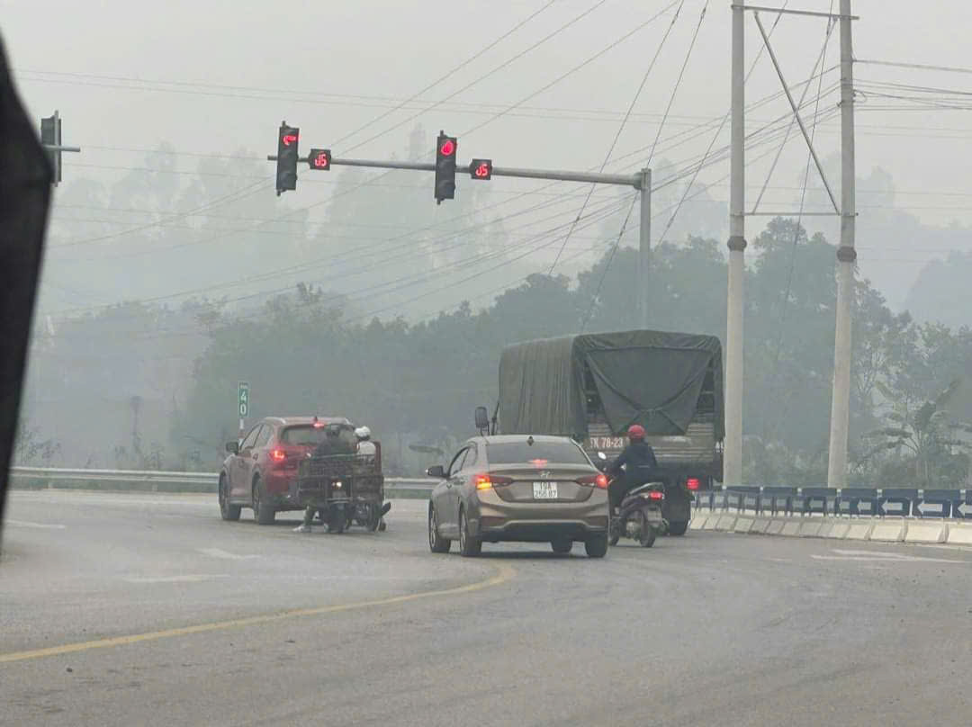 Tăng mức xử phạt vi phạm giao th&ocirc;ng, người d&acirc;n tại nhiều địa phương tự gi&aacute;c chấp h&agrave;nh- Ảnh 14.