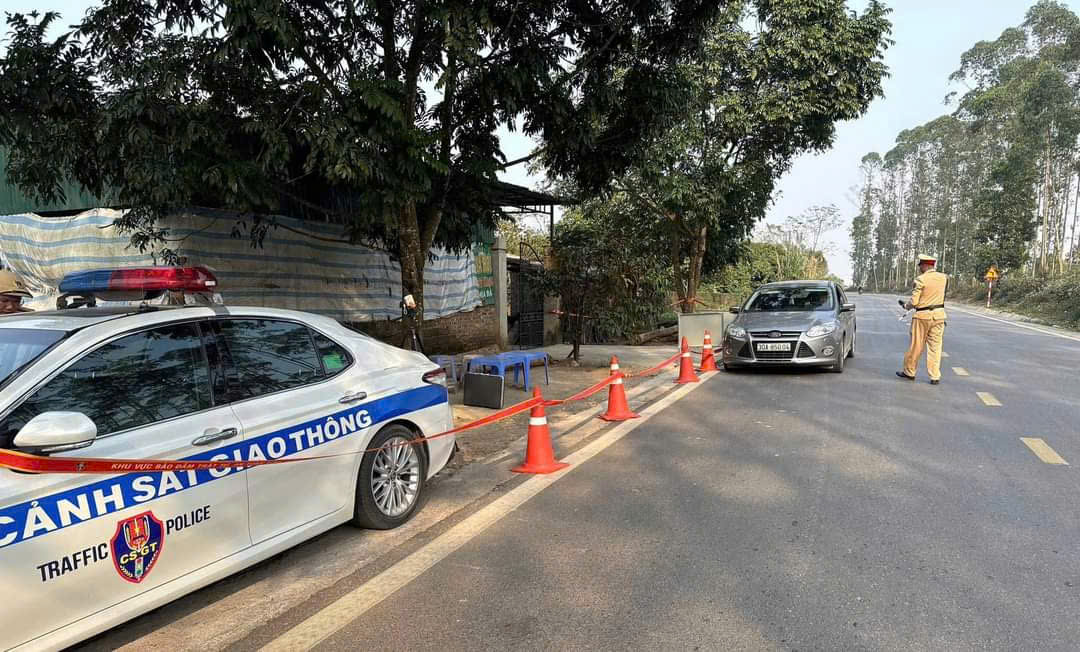Tăng mức xử phạt vi phạm giao th&ocirc;ng, người d&acirc;n tại nhiều địa phương tự gi&aacute;c chấp h&agrave;nh- Ảnh 16.