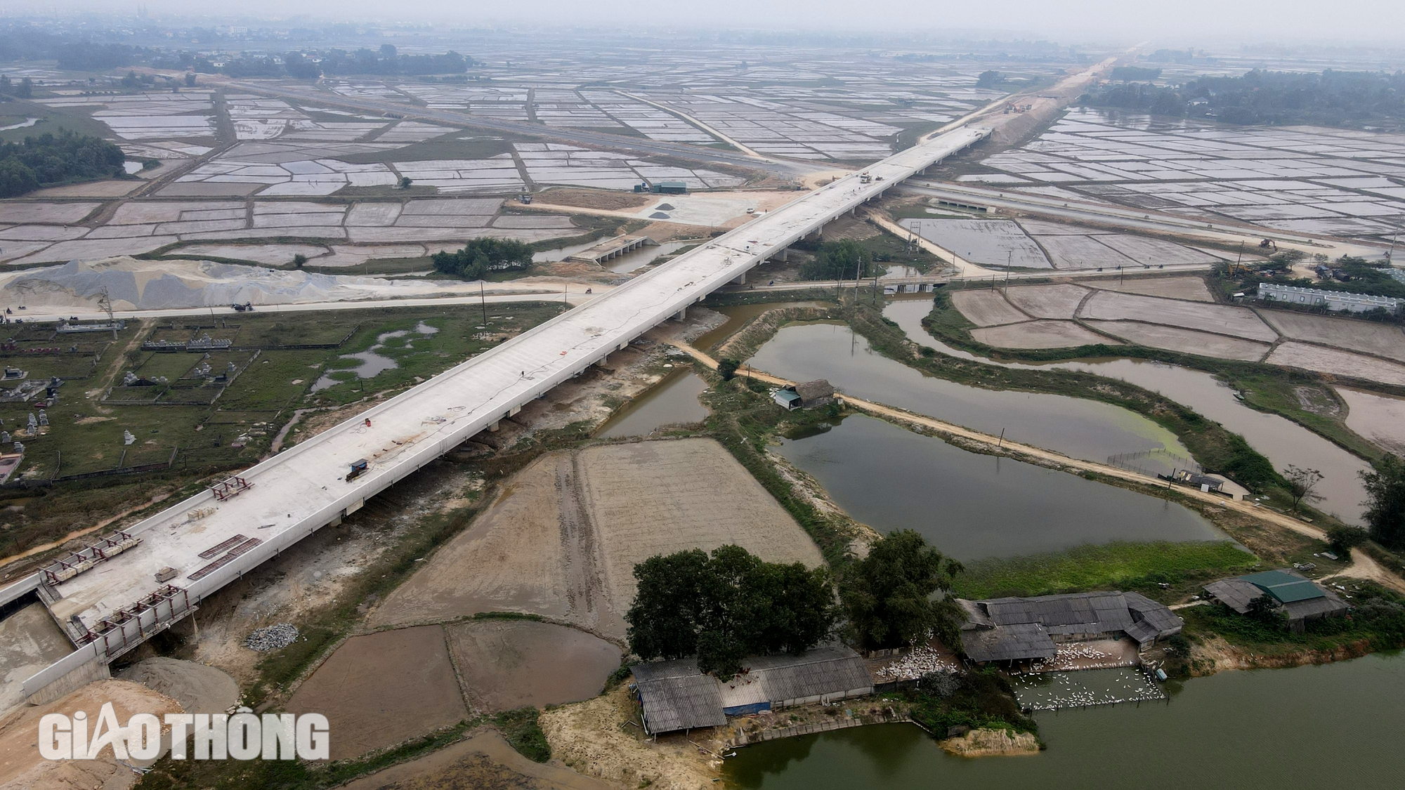 Những c&acirc;y cầu h&ugrave;ng vĩ tr&ecirc;n cao tốc Bắc - Nam qua H&agrave; Tĩnh- Ảnh 7.