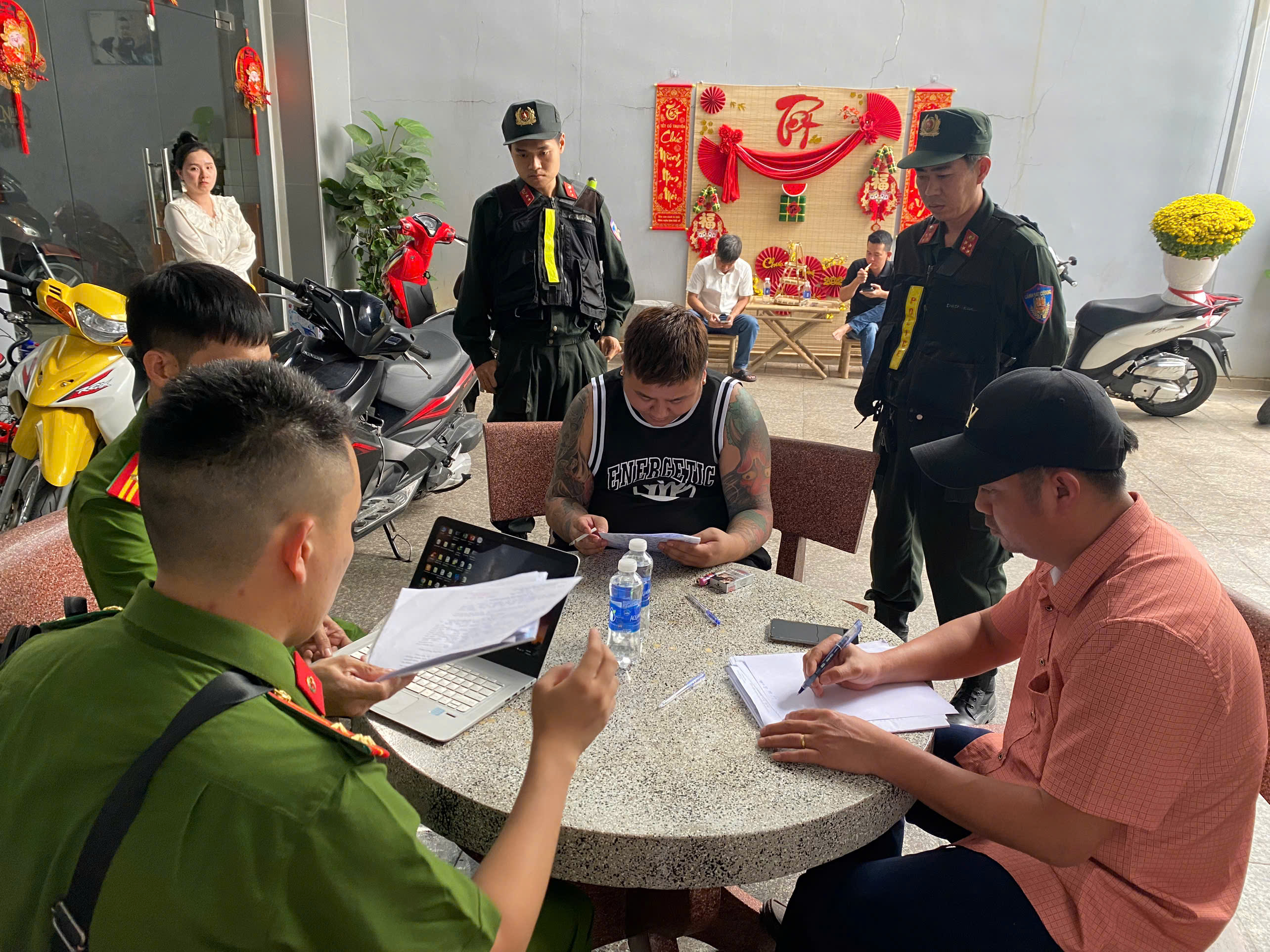 Truy tìm bị hại liên quan đối tượng cho vay nặng lãi hơn 250% ở huyện Long Thành- Ảnh 2. Truy tìm bị hại liên quan đối tượng cho vay nặng lãi hơn 250% ở huyện Long Thành- Ảnh 2.