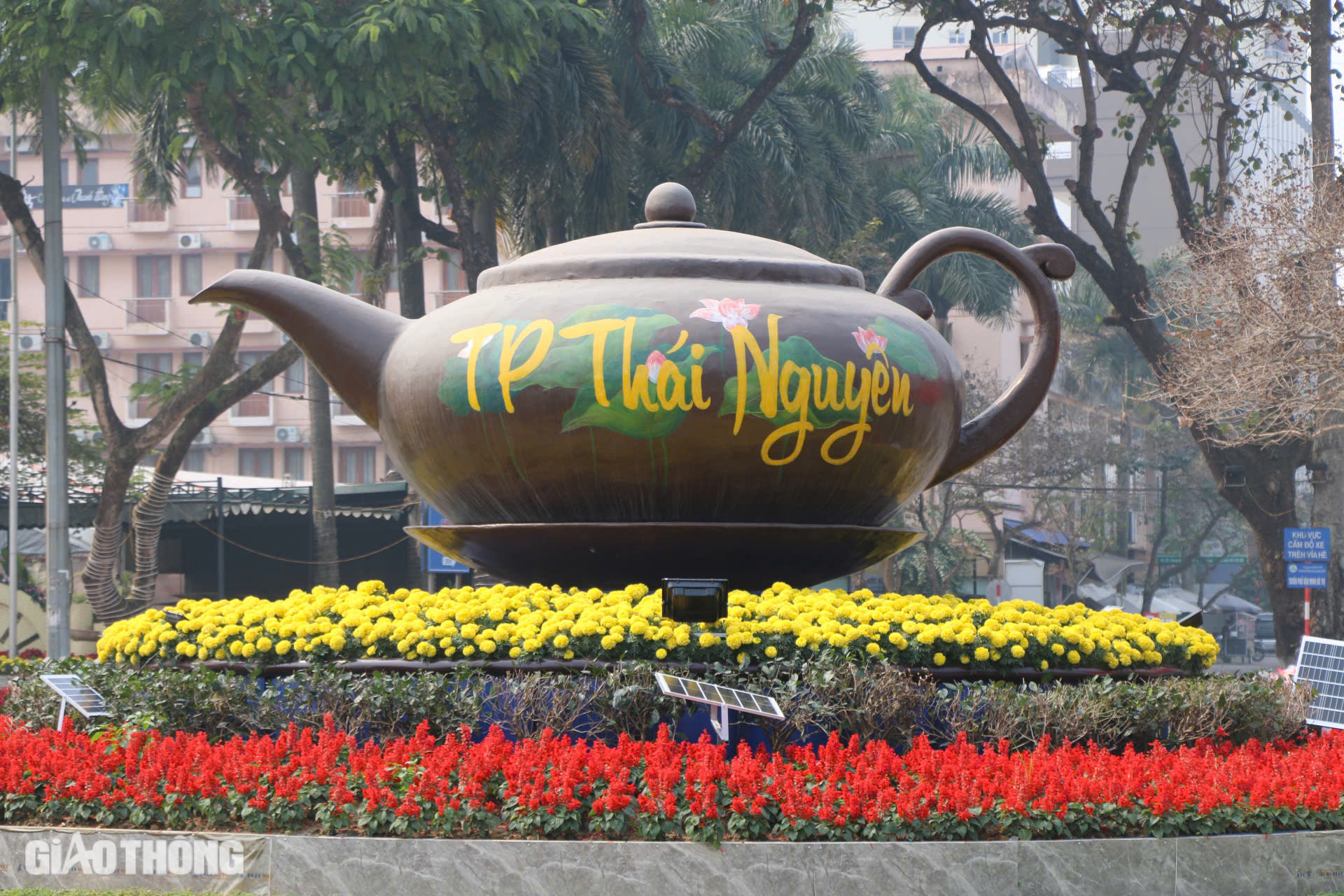 Gia đ&igrave;nh "b&eacute; Na" ngộ nghĩnh ở Th&aacute;i Nguy&ecirc;n h&uacute;t kh&aacute;ch tham quan- Ảnh 12.