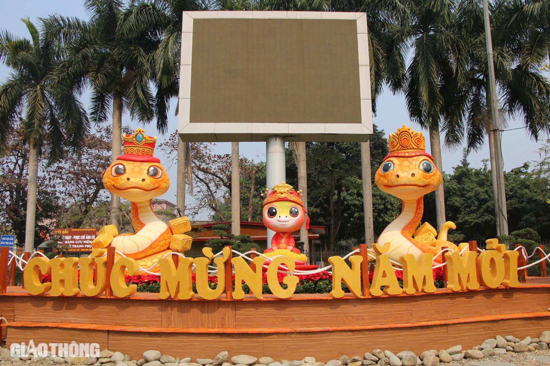 Gia đ&igrave;nh "b&eacute; Na" ngộ nghĩnh ở Th&aacute;i Nguy&ecirc;n h&uacute;t kh&aacute;ch tham quan- Ảnh 1.