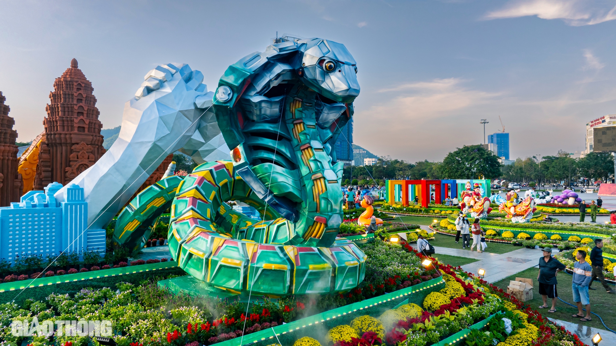 Độc đáo linh vật rắn Naga 5 đầu tại Bình Định- Ảnh 6. Độc đáo linh vật rắn Naga 5 đầu tại Bình Định- Ảnh 6.