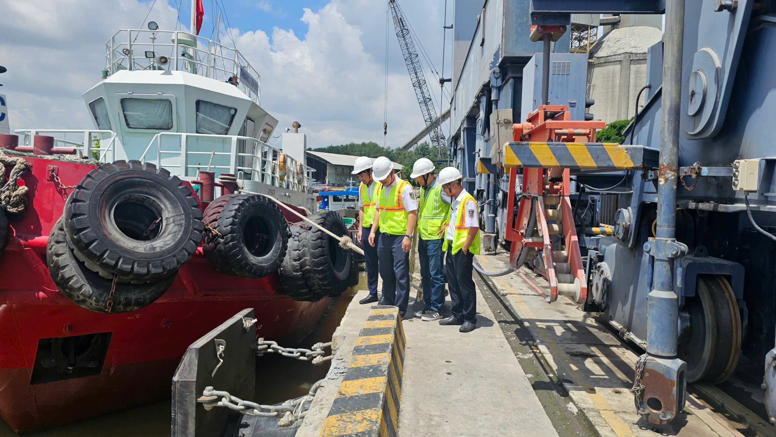 Cảng vụ H&agrave;ng hải TP.HCM đồng bộ nhiều giải ph&aacute;p, ngăn ngừa c&aacute;c sự cố, tai nạn- Ảnh 4.