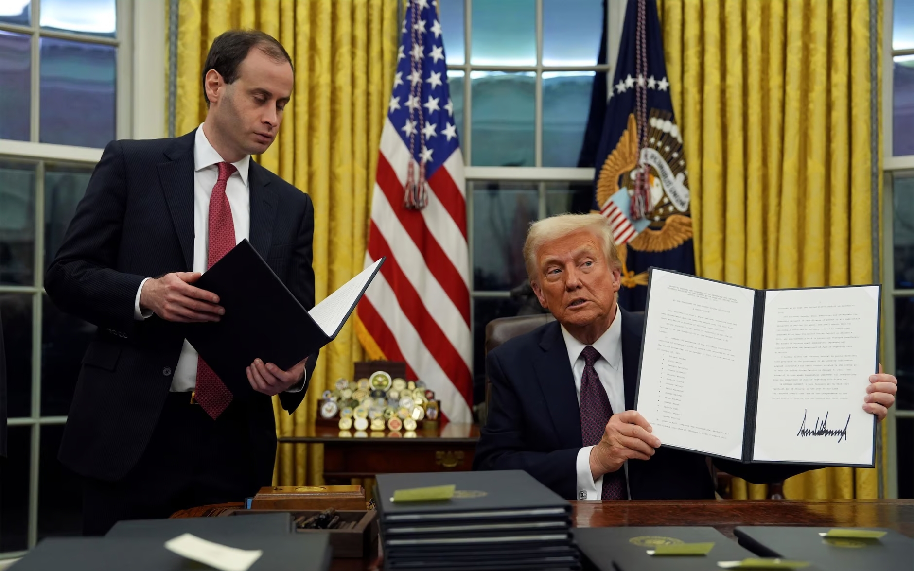 22 bang kiện sắc lệnh của &ocirc;ng Trump, hủy quy định con sinh tại Mỹ mặc định c&oacute; quốc tịch Mỹ