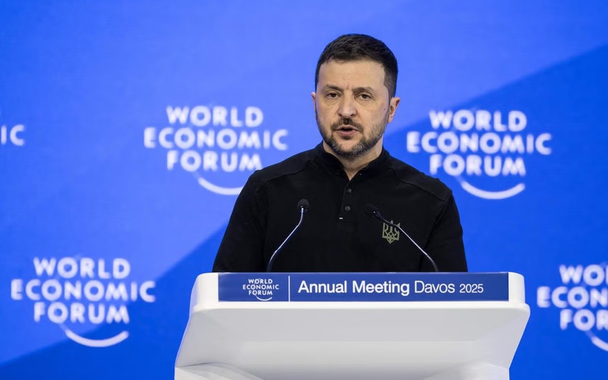 Tổng thống Zelensky tuyên bố sẵn sàng từ chức nếu điều đó mang lại hòa bình cho Ukraine- Ảnh 2. Tổng thống Zelensky: Cần ít nhất 200.000 lính gìn giữ hòa bình để đảm bảo an ninh Ukraine