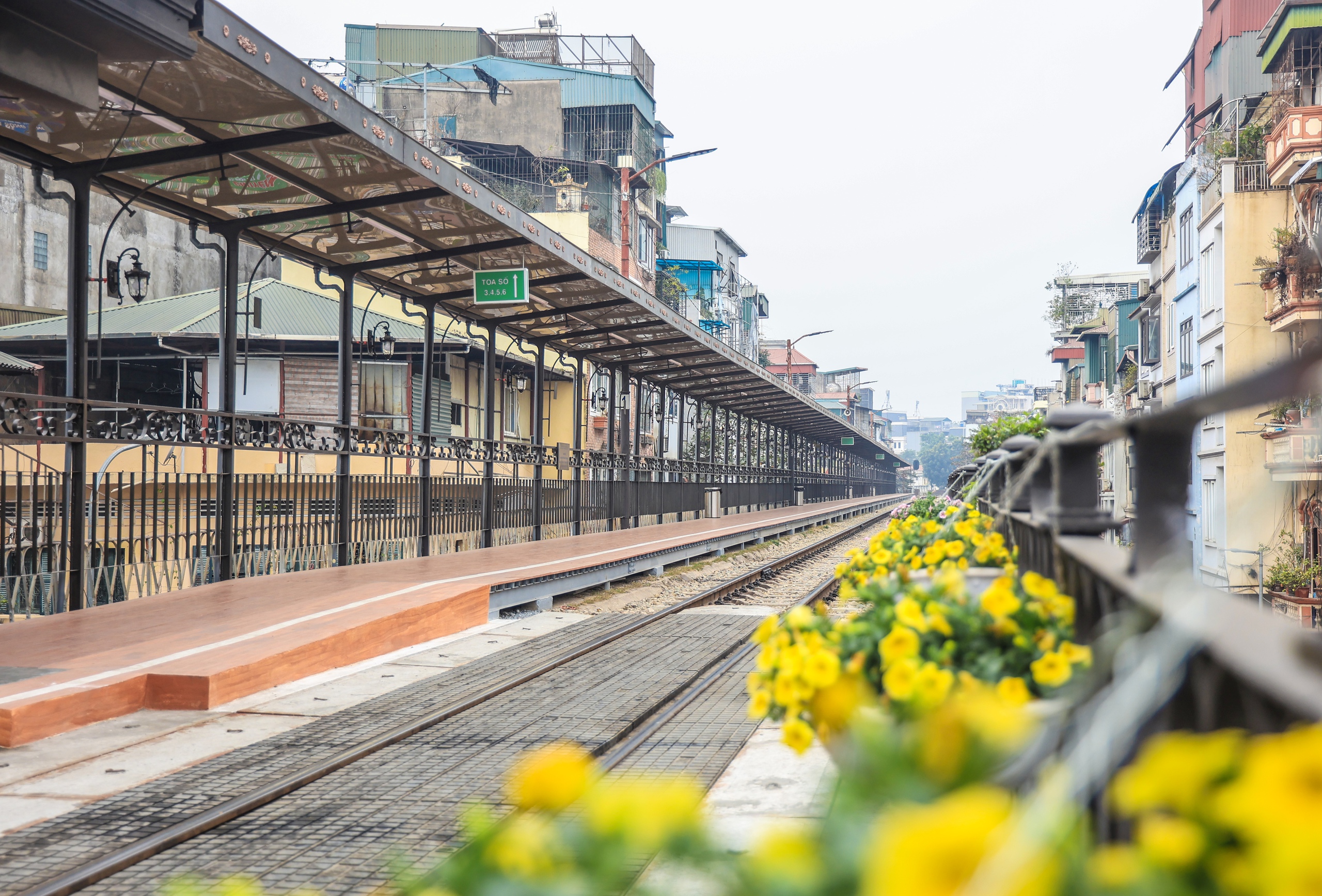 Ga Long Bi&ecirc;n, H&agrave; Nội trang ho&agrave;ng rực rỡ đ&oacute;n Tết- Ảnh 2.