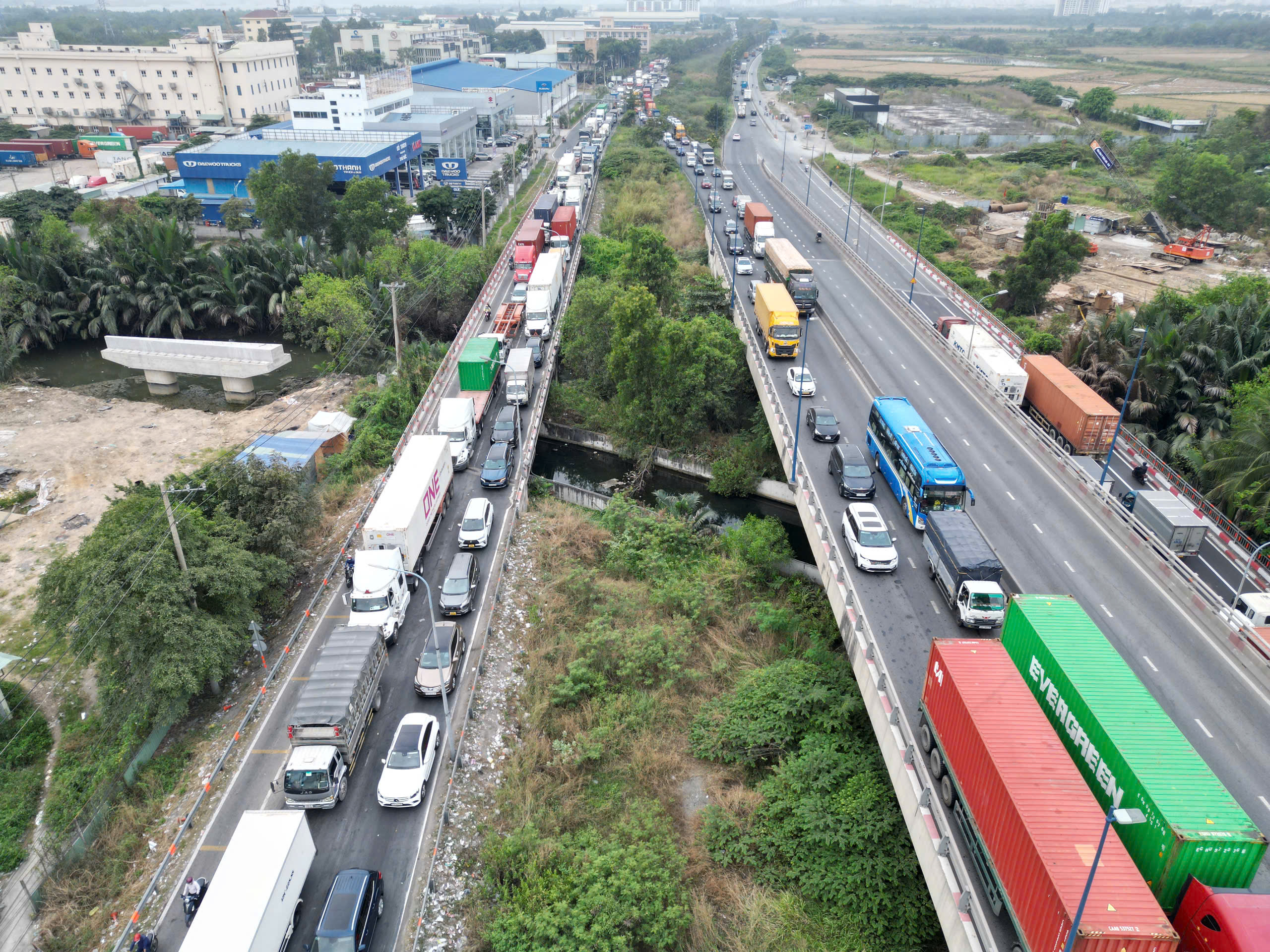 TP.HCM t&igrave;m giải ph&aacute;p giảm &ugrave;n tắc khu vực cảng C&aacute;t L&aacute;i v&agrave; cầu Ph&uacute; Mỹ- Ảnh 1.