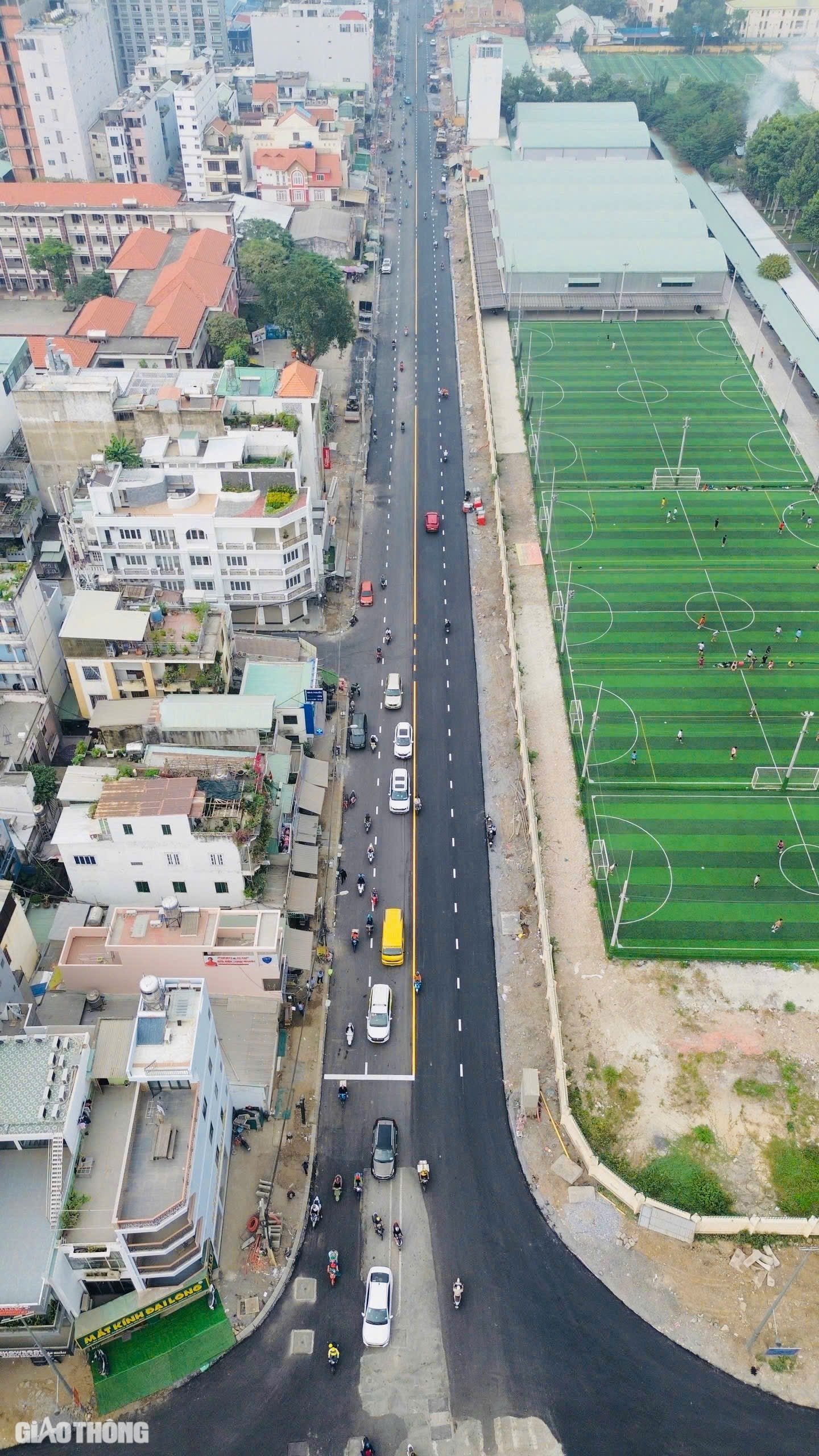Sân bay Tân Sơn Nhất "nóng" bên trong, thông thoáng bên ngoài- Ảnh 16. Sân bay Tân Sơn Nhất "nóng" bên trong, thông thoáng bên ngoài- Ảnh 16.