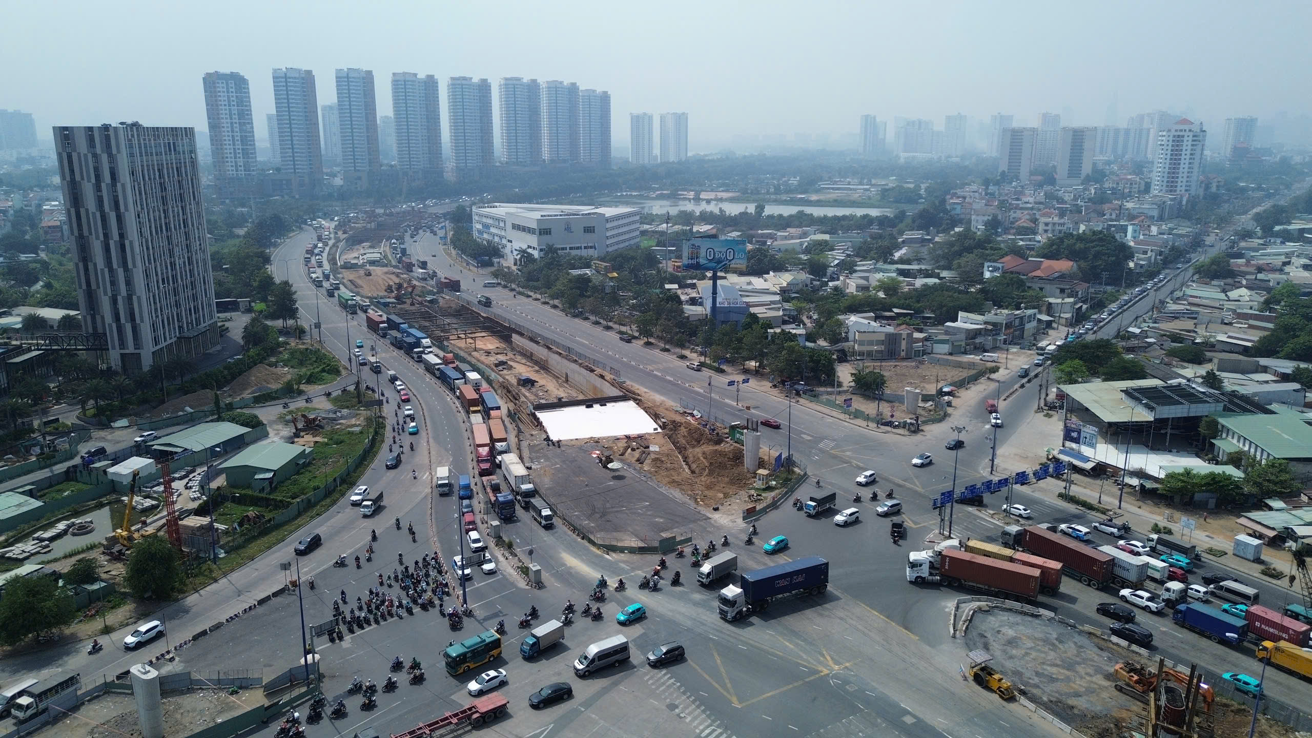 Sắp đến hẹn về đ&iacute;ch, n&uacute;t giao lớn nhất TP.HCM vẫn vướng mặt bằng- Ảnh 3.