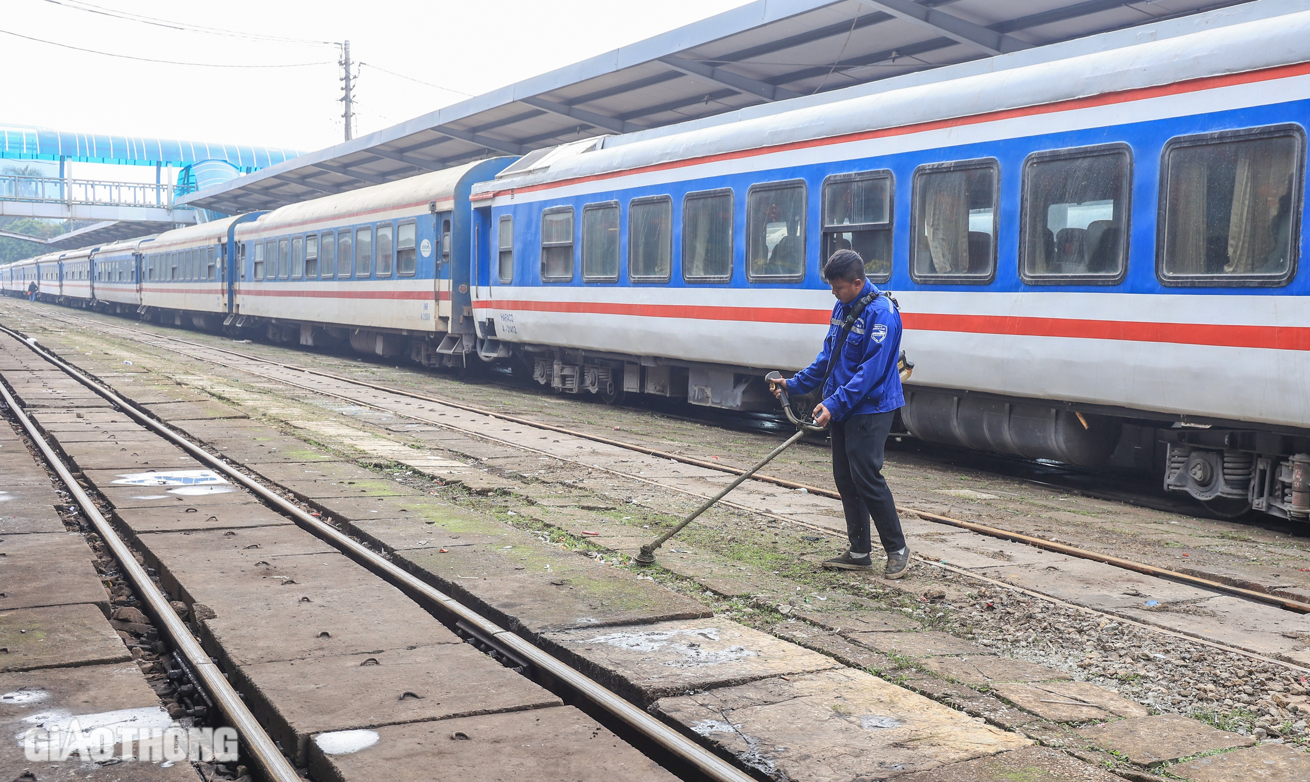 Ng&agrave;y cuối trước kỳ nghỉ Tết, ga H&agrave; Nội th&ocirc;ng tho&aacute;ng bất ngờ- Ảnh 15.