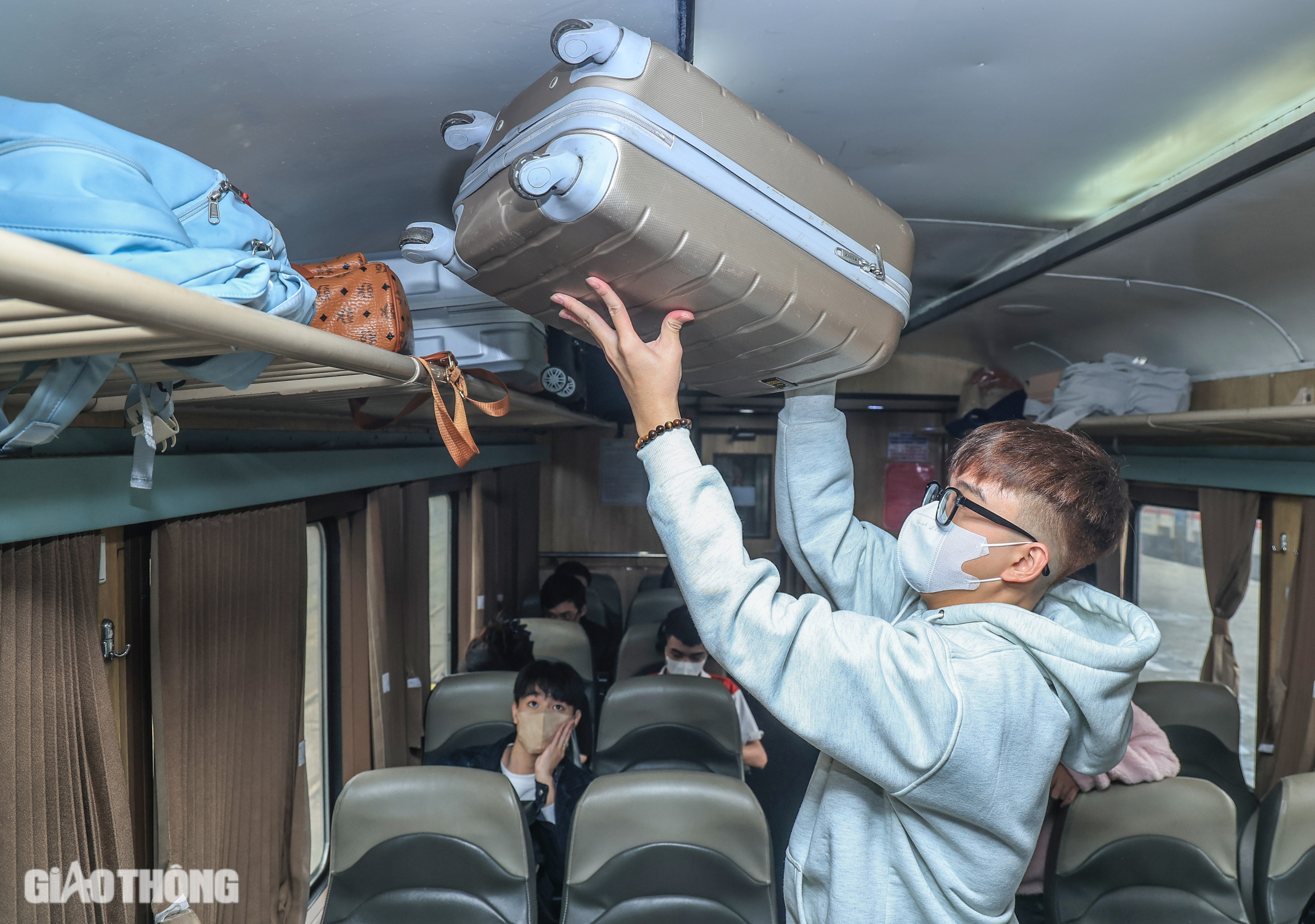 Ng&agrave;y cuối trước kỳ nghỉ Tết, ga H&agrave; Nội th&ocirc;ng tho&aacute;ng bất ngờ- Ảnh 13.