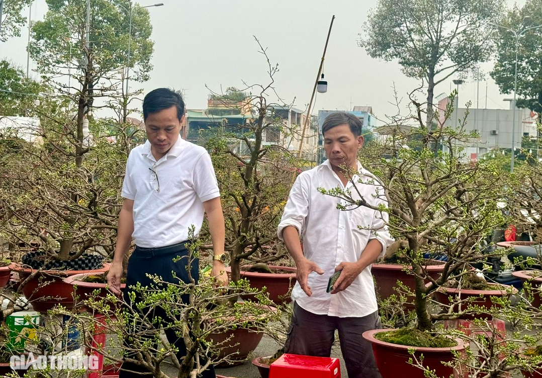 Chợ hoa Đồng Nai: Người xem đ&ocirc;ng, người mua &iacute;t- Ảnh 4.