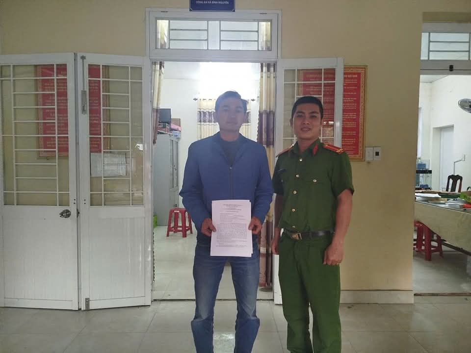 Một gi&aacute;m đốc ở Bắc Giang nhận lại h&agrave;ng trăm triệu đồng chuyển nhầm t&agrave;i khoản- Ảnh 1.