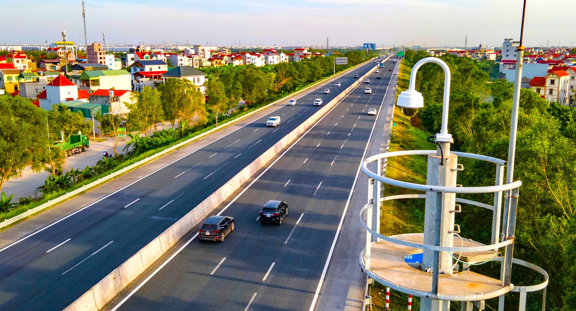 Sớm ho&agrave;n th&agrave;nh điều h&agrave;nh cao tốc Bắc - Nam bằng giao th&ocirc;ng th&ocirc;ng minh- Ảnh 1.