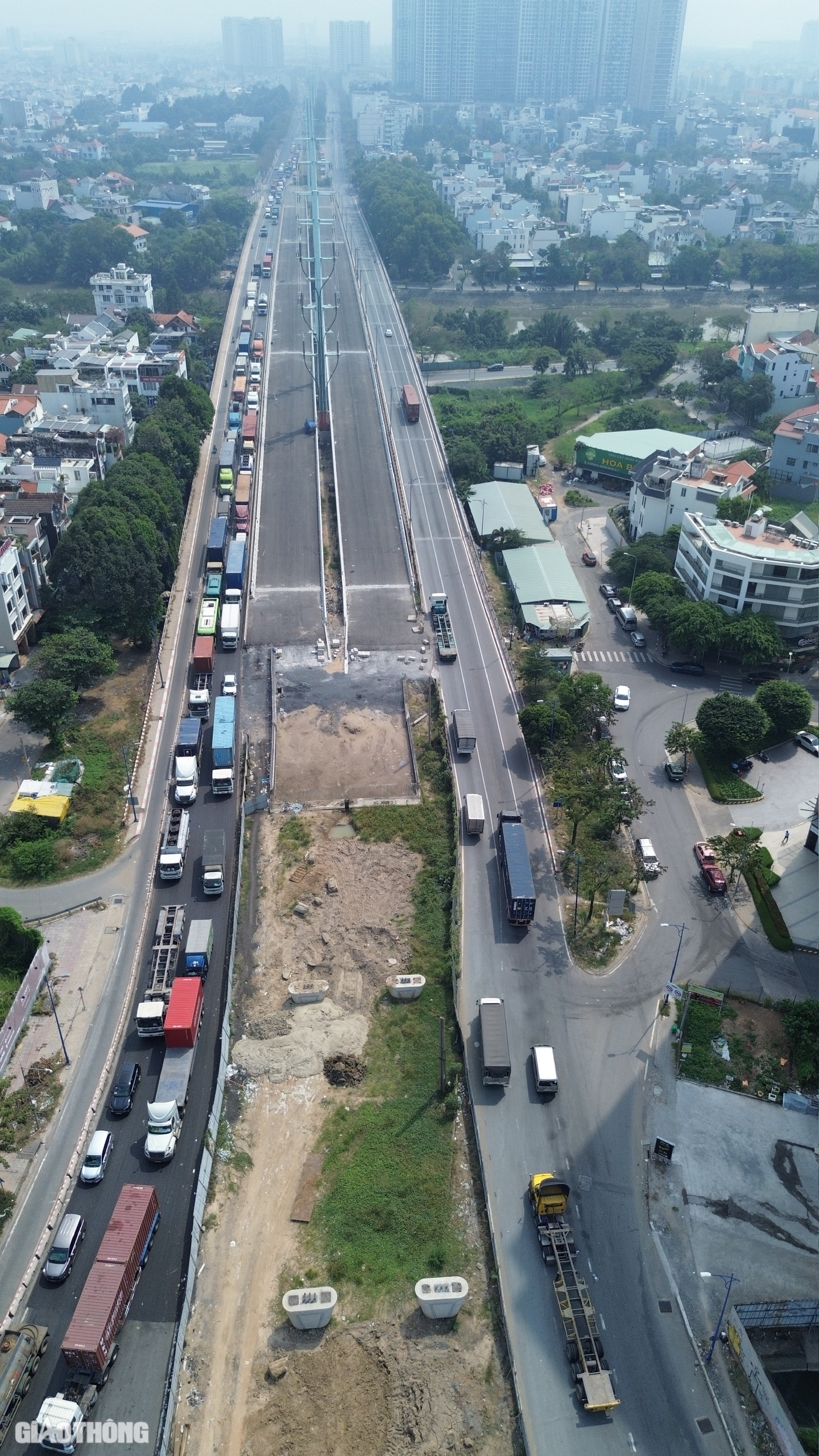 Hàng ngàn xe con đổ về cao tốc, giao thông phía Đông TP.HCM ùn ứ nặng- Ảnh 5. Hàng ngàn xe con đổ về cao tốc, giao thông phía Đông TP.HCM ùn ứ nặng- Ảnh 5.