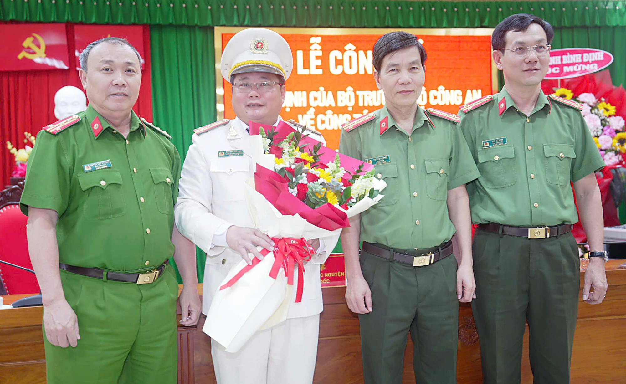 T&acirc;n Ph&oacute; gi&aacute;m đốc C&ocirc;ng an tỉnh B&igrave;nh Định vừa được bổ nhiệm l&agrave; ai?- Ảnh 1.